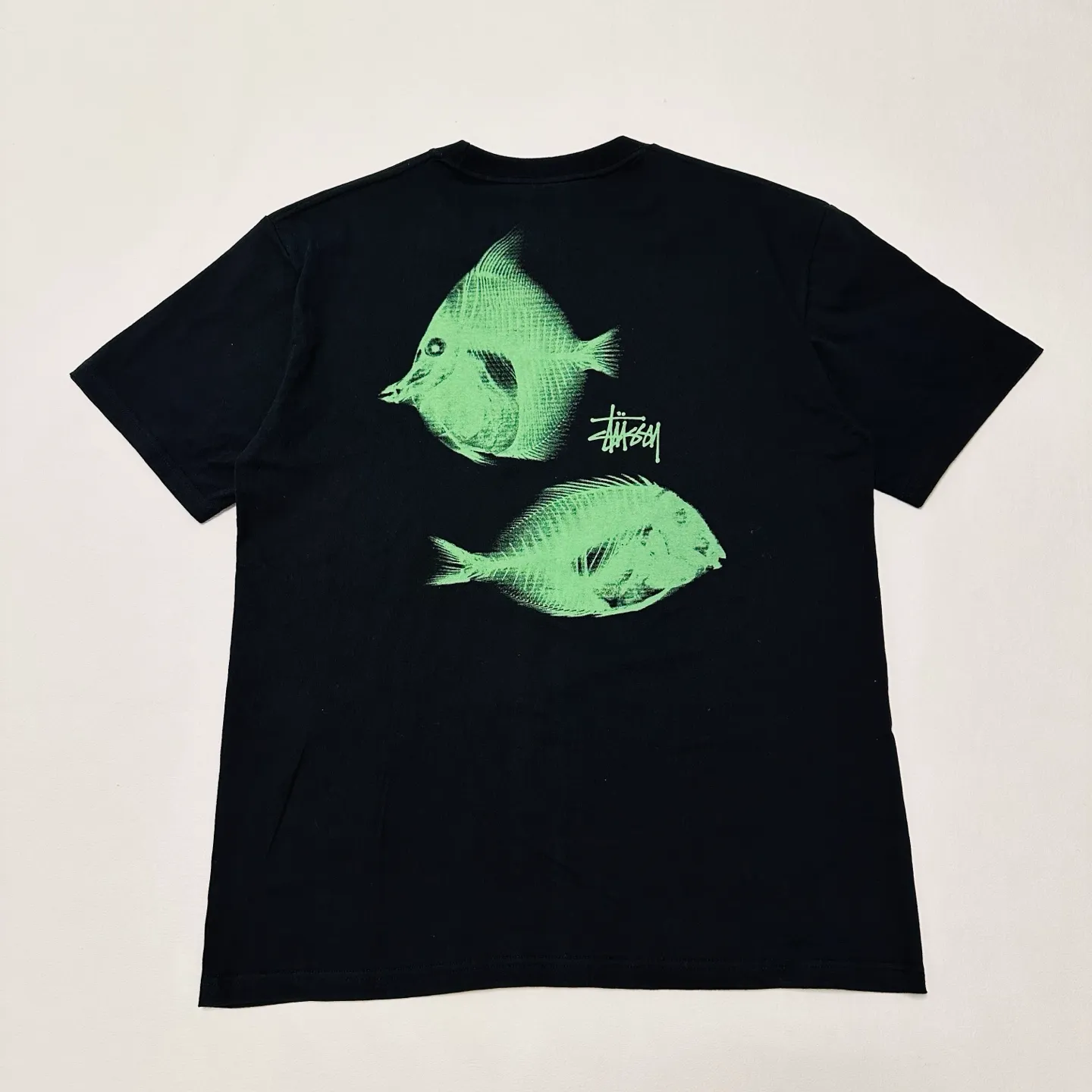 Fishbone T-shirt STUSSY SS25 X-RAY FISHIN TEE Fish X-ray printed pattern short sleeves black and white S- XL