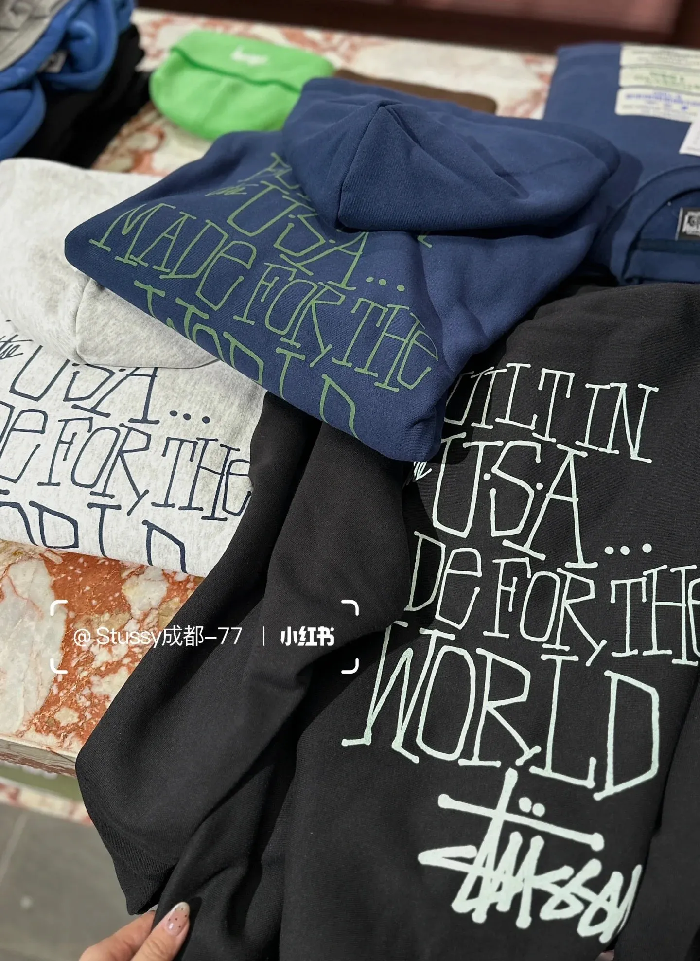 Graffiti word sweatshirt Stussy FW24 BUILT IN USA HOODIE English logo on the back plus velvet hooded sweatshirt/hoodie black gray blue S-XL