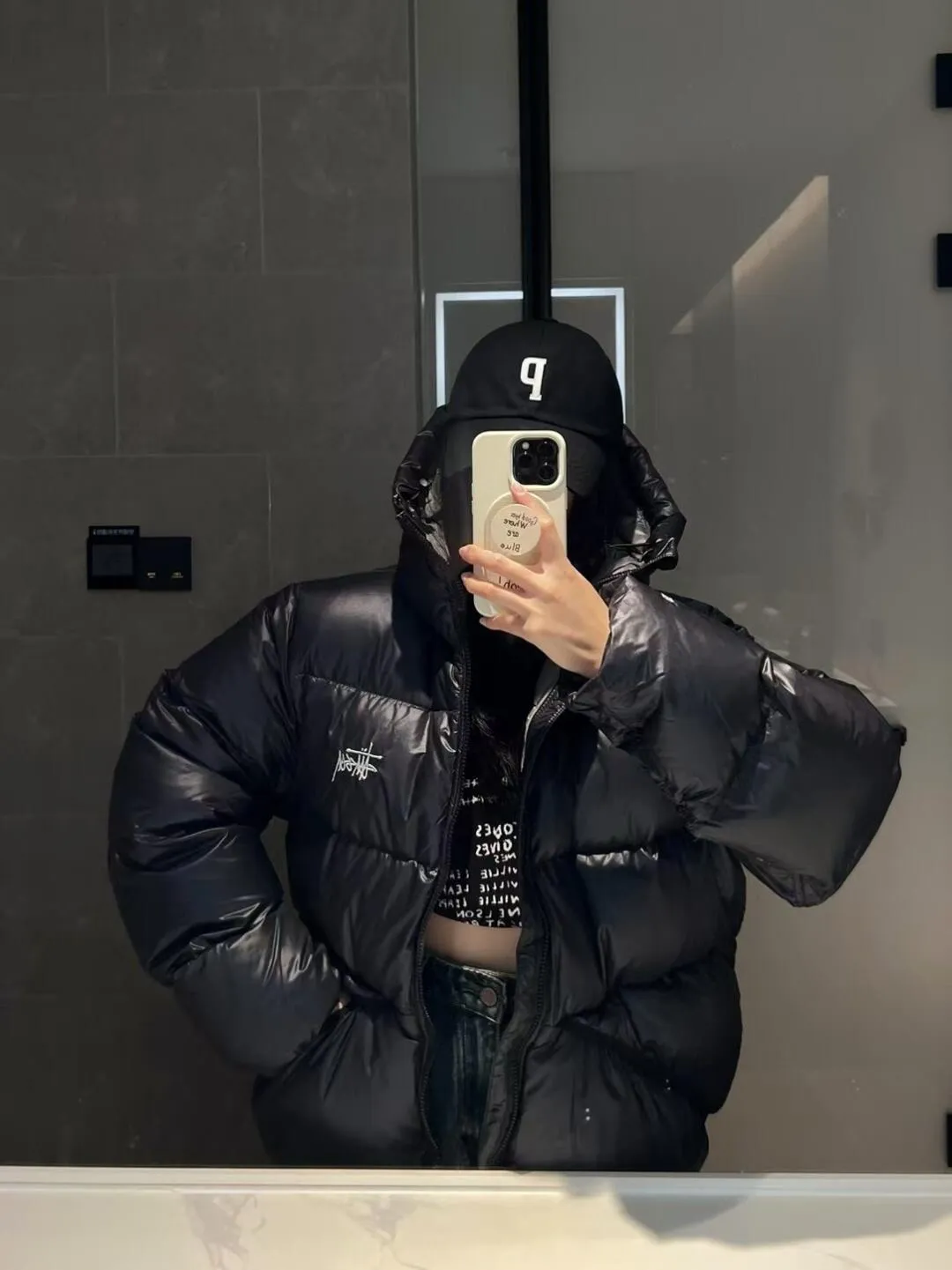 Stussy/Stussy 22Fw classic letter hooded down jacket, black, gray, black and pink, S-XL, filled with national standard 90 velvet/average 450g of velvet. It has a Michelin effect when you put it on. 800 puffs, fluffy and warm, full and light.