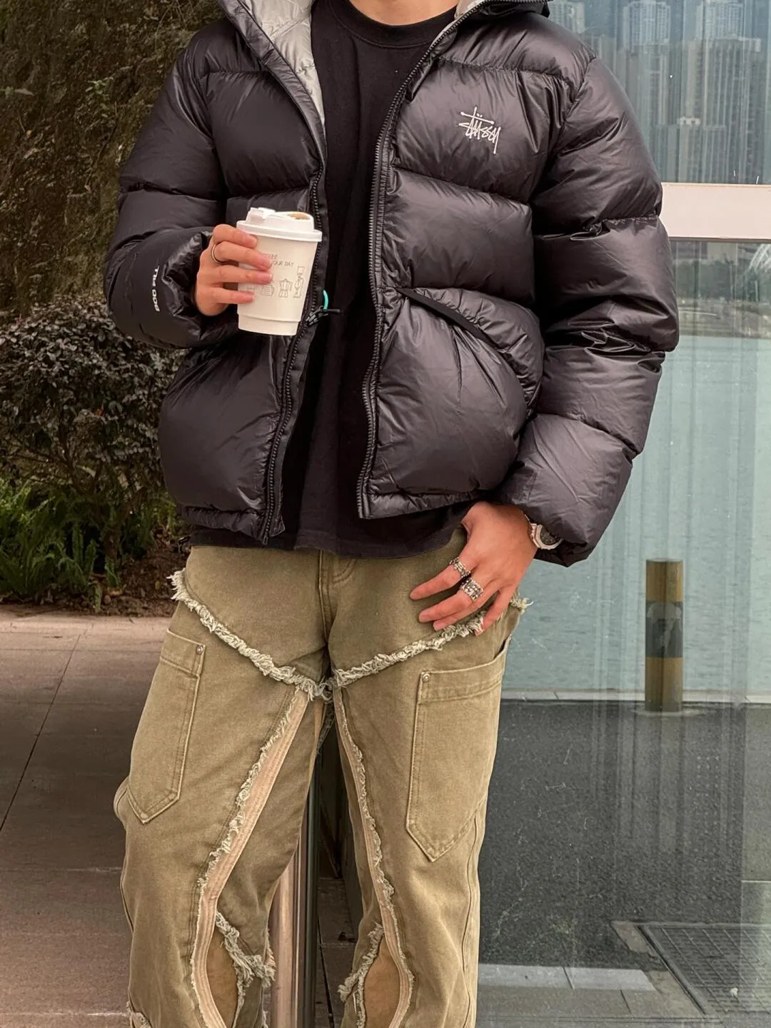Stussy/Stussy 22Fw classic letter hooded down jacket, black, gray, black and pink, S-XL, filled with national standard 90 velvet/average 450g of velvet. It has a Michelin effect when you put it on. 800 puffs, fluffy and warm, full and light.