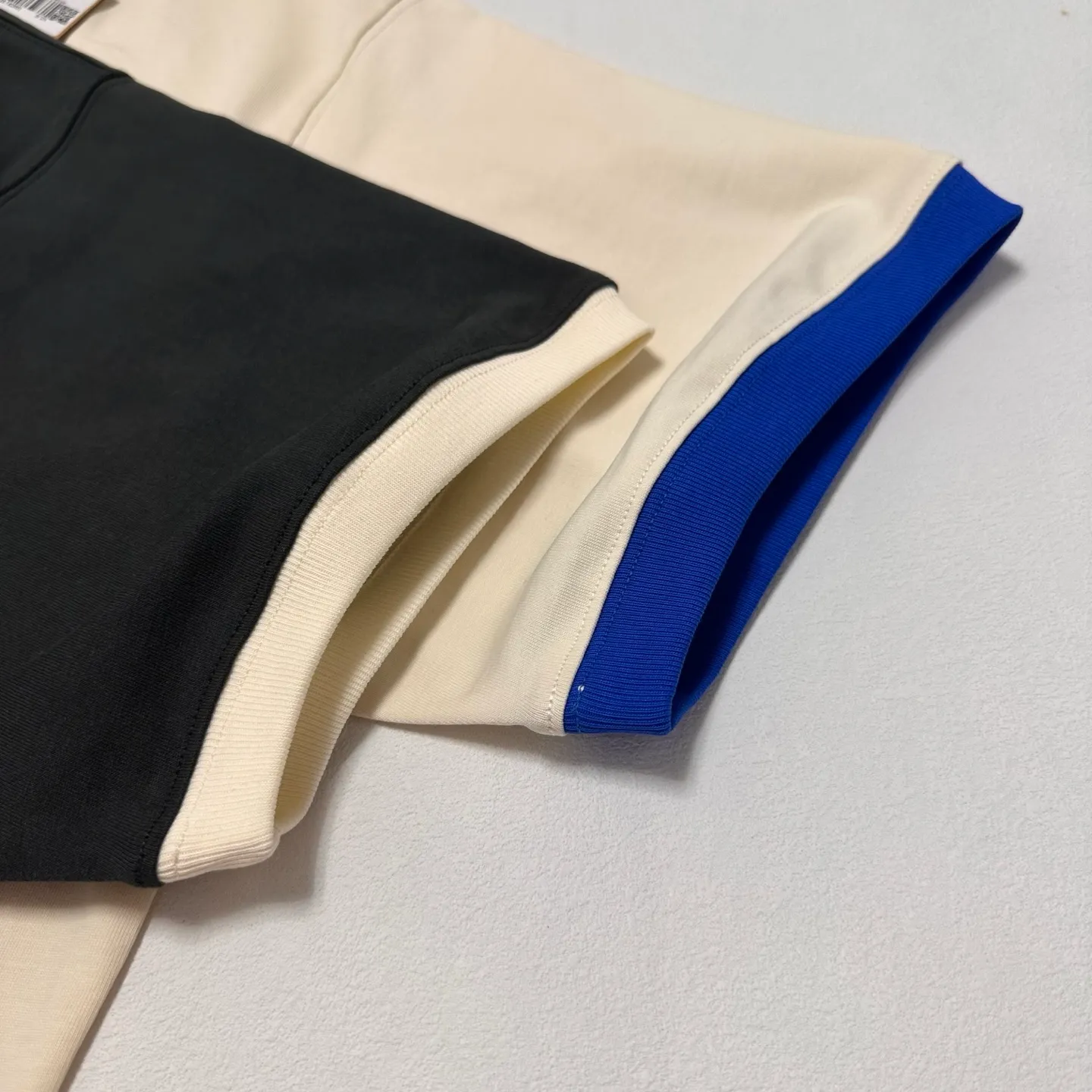 Detailed shooting of contrast collar T-shirt STUSSY SS25 HEAVY JERSEY CREW high weight knitted sports short sleeves washed black and off-white S- XL