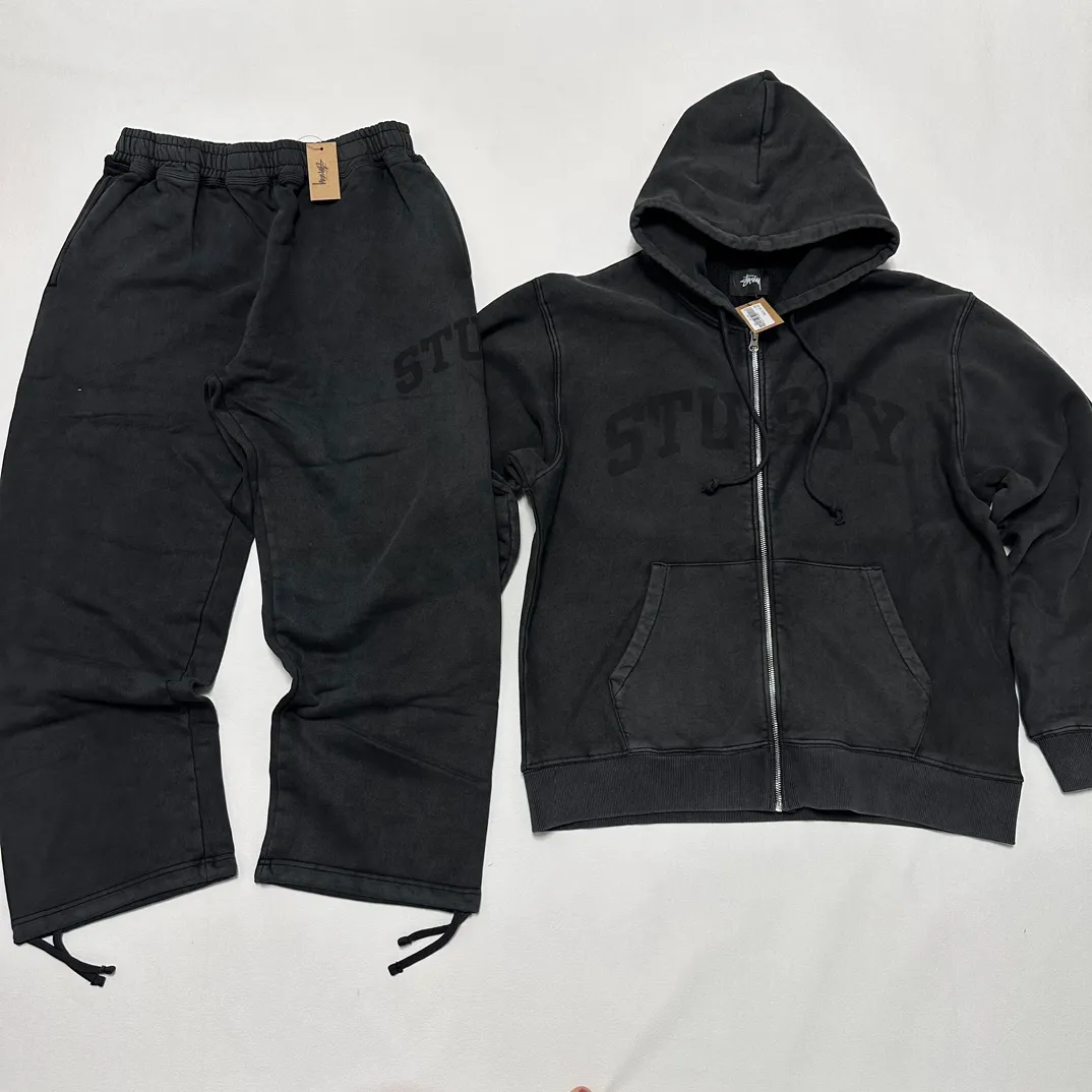 There’s a set! Washed fleece sweatshirt + washed fleece sweatpants! Washed zipper sweatshirt STUSSY FW24 FADED GRAPHIC ZIP UP HOODED Distressed washed and velvet zipper sweatshirt S-XL