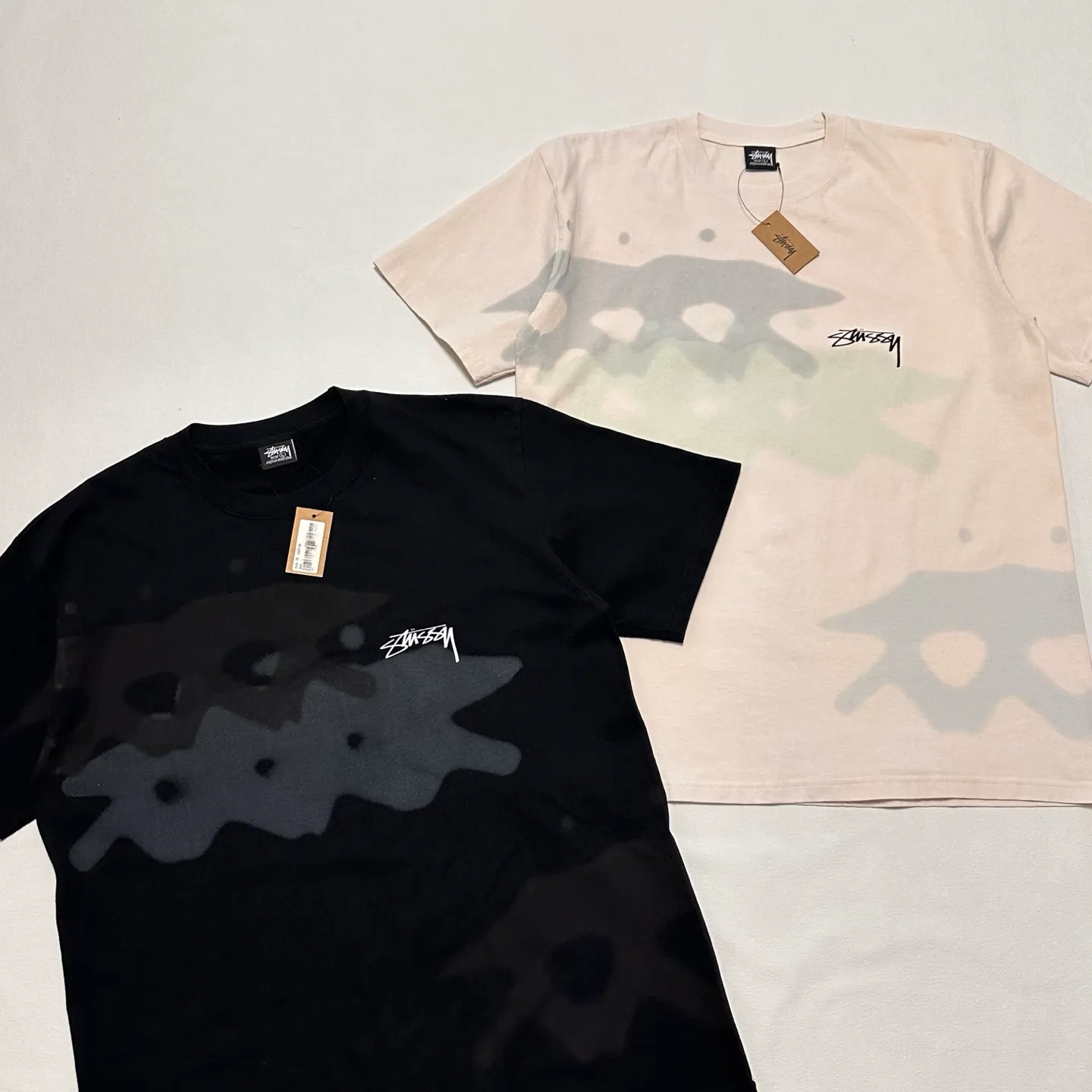 Detailed shooting of surfer T-shirt STUSSY SS25 LOW TIDE TEE dyed design American retro short-sleeved black and white S-XL
