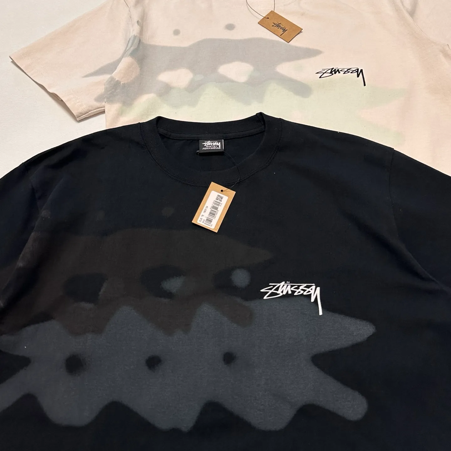 Detailed shooting of surfer T-shirt STUSSY SS25 LOW TIDE TEE dyed design American retro short-sleeved black and white S-XL