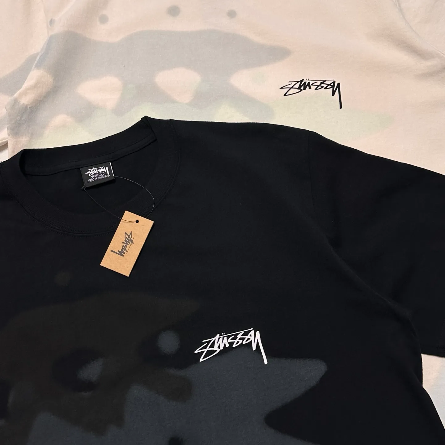 Detailed shooting of surfer T-shirt STUSSY SS25 LOW TIDE TEE dyed design American retro short-sleeved black and white S-XL