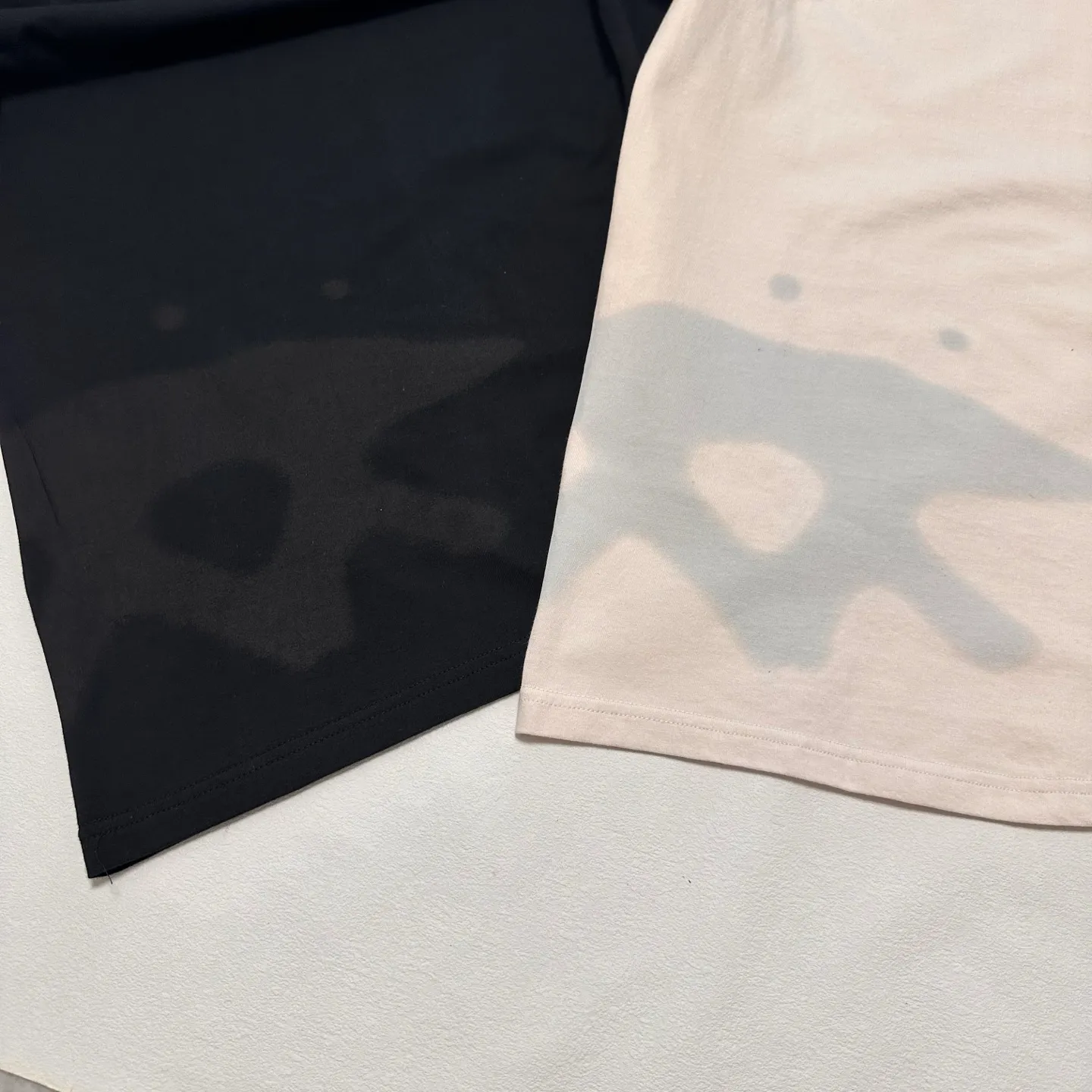 Detailed shooting of surfer T-shirt STUSSY SS25 LOW TIDE TEE dyed design American retro short-sleeved black and white S-XL