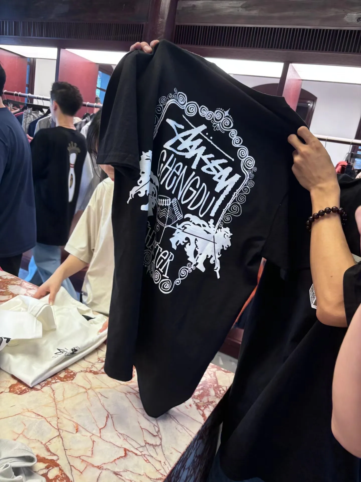Lion T-shirt STUSSY 24FW CHENGDU CHAPTER TEE Chengdu limited short-sleeved Tee black and white S-XL