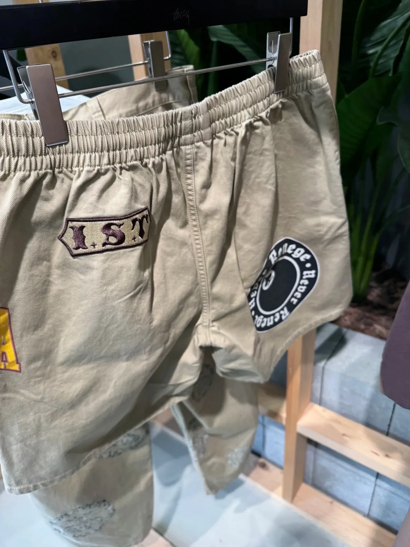 DT shorts STUSSY