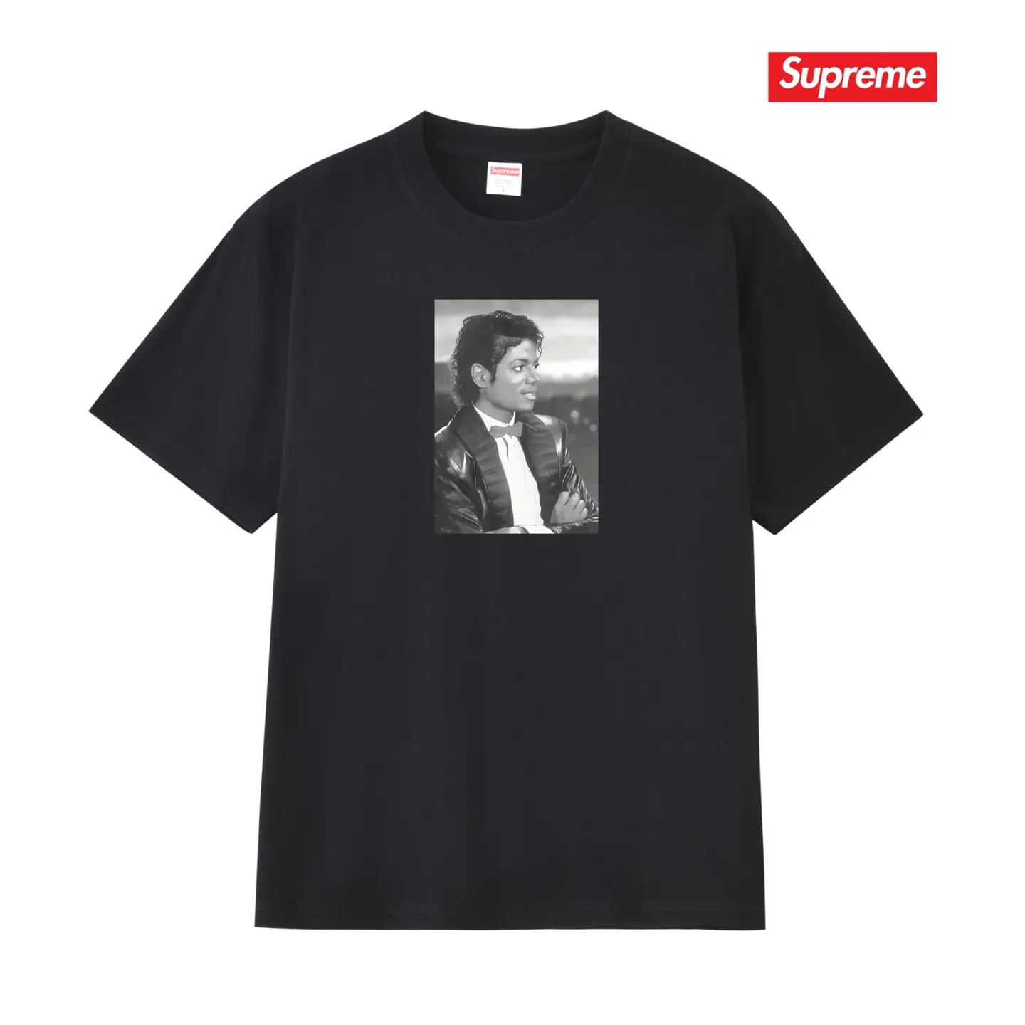S198 P110💰 SS17 Michael Jackson Tee Michael Jackson pattern printed short-sleeved T-shirt with loose round neck T. Loose fit. Made of 260g combed cotton double yarn. From fabric to accessories, all three standards are complete and follow ZP. Imported Matsui Company slurry printing will never crack. The whole piece adopts three-needle five-thread technology. The neckline-shoulder seam-sleeve seam is double-lined, which looks more three-dimensional and textured.) The same process as the original version, classic version Feel free to compare zp. The whole piece adopts three-needle five-thread craftsmanship (neckline-shoulder seam-sleeve seam double thread, which looks more three-dimensional and textured). It has the same craftsmanship as the original original, classic version. Color: black, white, light gray, pink, navy. Size: S M L XL XXL