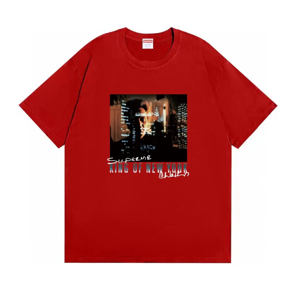 #S113 p110💰 Supreme SS19 Christopher Walken King Of NewYorkTee Navy King of New York print, loose fit, made of 260g combed cotton double yarn, all three standards from fabrics to accessories, ZP, imported Matsui company slurry printing will never crack, the whole piece is made of three-needle five-thread technology. The neckline-shoulder seam-sleeve seam double line, looks more three-dimensional and textured) is the same as the original version, the classic version Feel free to compare zp. The whole piece adopts three-needle five-thread craftsmanship (neckline-shoulder seam-sleeve seam double thread, which looks more three-dimensional and textured). It has the same craftsmanship as the authentic original version, classic version. Color: white, black, navy blue, gray, red, dark green, apricot, orange, light blue. Size: S M L XL XXL