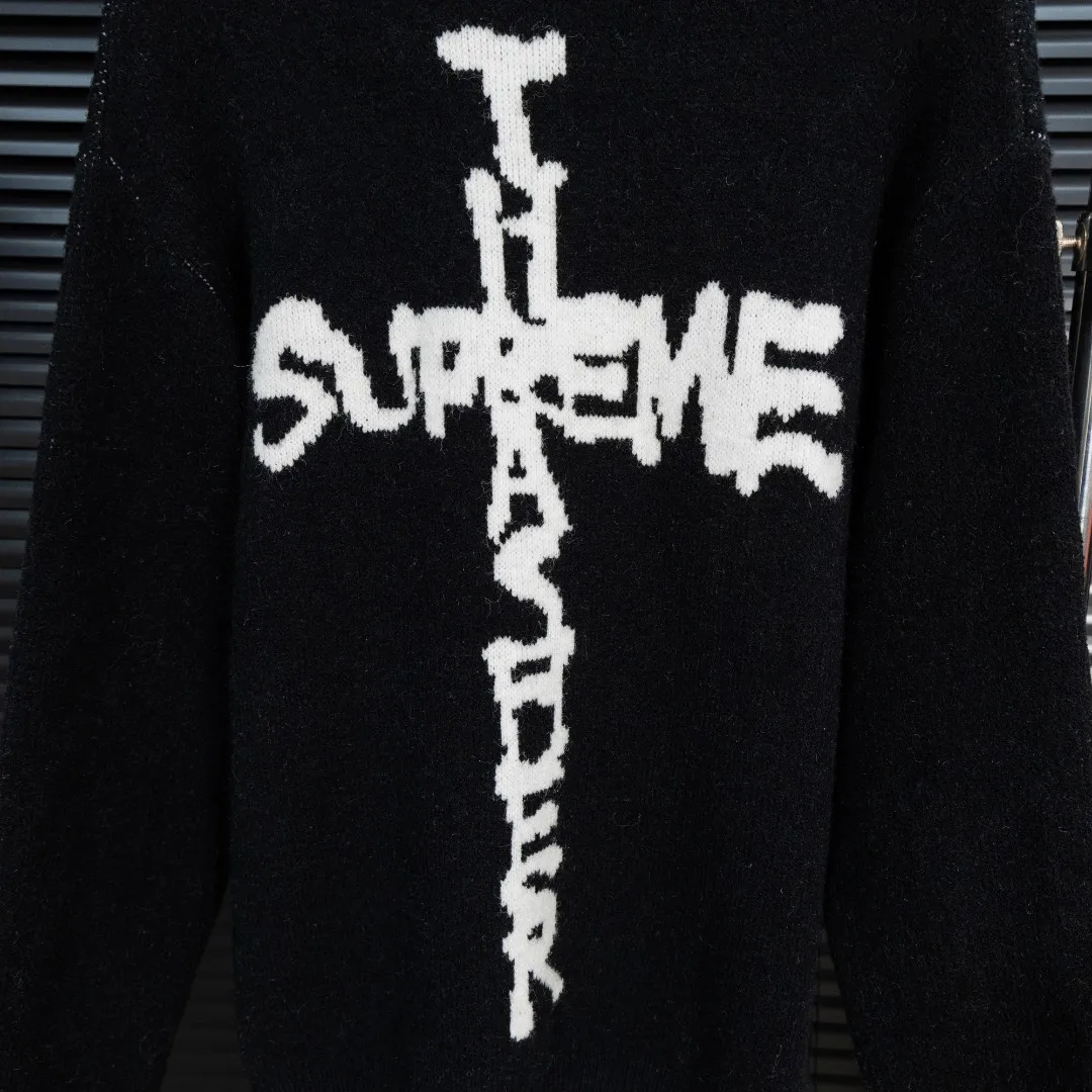P290 Style: superme trendy cursive embroidered knitted sweater Size: S-XXL Fabric: Wool blend Accessories: Full set of customized original accessories