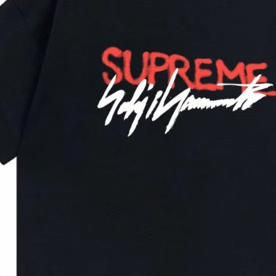 #S61 P110💰 SupremeWeek 4 Supreme x Yohji Yamamoto Joint model Designer signature Logo graffiti font short-sleeved T-shirt Same style for men and women Loose fit Use 260 grams of combed cotton double yarn From fabrics to accessories, all three standards are complete and follow ZP Imported Matsui company slurry printing will never crack The whole piece is made with three-needle and five-thread craftsmanship. The neckline-shoulder seam-sleeve seam is double-threaded, making it look more three-dimensional and textured. The craftsmanship is the same as that of the authentic original version. It has a classic version. Compare at will