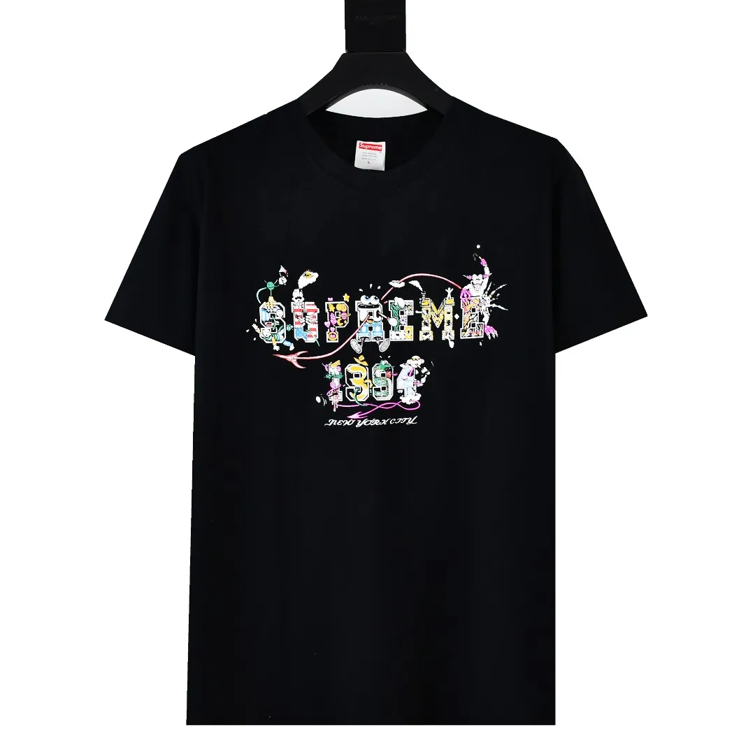 🅿️130 S175 top version Supreme 24ss VARSITY cartoon logo letter printing short-sleeved T-shirt. Refuse to look at pictures to make products. Refuse to compare wrong versions. Use cylinder seamless technology (original technology, there are no stitched bones on the side of the clothes, key points of identification) The fabrics are all custom-woven and dyed, 280g weight, 100% cotton, cylindrical fabric. Cylindrical fabric is a knitted fabric woven with a cylinder loom. The needles are distributed in a cylindrical shape on the fuselage. The gray fabric is a large cylinder, which needs to be opened and shaped before it can be used further. There are no slits on the side of the clothes, so there is no washing label on the side of ordinary short-sleeves. There is only one collar label behind the neck. The printing uses thermosetting ink printing imported from Belgium (different from conventional thermal transfer printing), also known as plastic ink, or self-adhesive ink. Its ingredients are: mainly composed of polyvinyl chloride (PVC) and phthalates. PVC and phthalates, solid color The thermoset ink is composed of a mixture of agents, stabilizers, and thickeners. It is not the digital direct printing advertised on the market. The printing texture of thermoset ink cannot be achieved by digital direct printing. The collar label has a watermark anti-counterfeiting effect, a real anti-counterfeiting layer, a version with a high probability of passing the inspection, and a high probability of passing the original packaging picture. Size：S-XL
