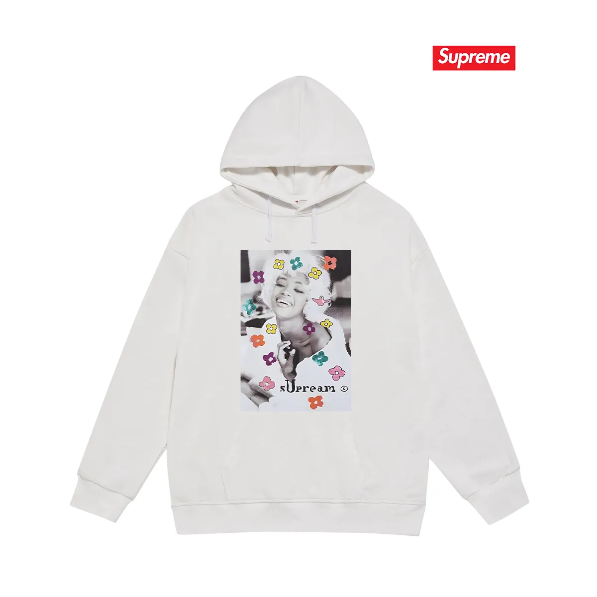 Style No. S2108 #terry P160💰 Velvet P170💰 Supreme Week1 Naomi Tee character print hooded sweatshirt Made of 400g large terry 430g silver fox velvet (drop shoulder large version) fabric, soft texture and no pilling Imported environmentally friendly printing glue The pattern is bright and three-dimensional Quality 💥Same style for men and women The upper body is trendy Color: black white gray Size: S M L XL XXL