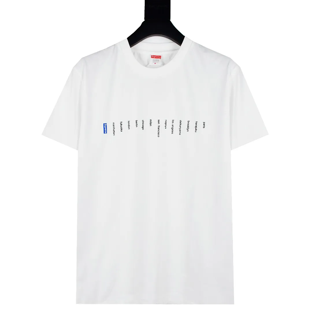 🅿️120 S91 top version Supreme 23SS LOCATION TEE store city logo slogan printed short-sleeved T-shirt + using cylindrical seamless technology (original technology, no gaps on the sides of the clothes) The fabrics are all custom-woven and dyed, 280g weight, 100% cotton, cylindrical fabric. Cylindrical fabric is a knitted fabric woven with a cylinder loom. The needles are distributed in a cylindrical shape on the fuselage. The gray fabric is a large cylinder, which needs to be opened and shaped before further use. There is no slit on the side of the clothes, so there is no washing label on the side of ordinary short-sleeves. There is only one collar label behind the neck. The printing is printed with thermosetting ink, also known as plastic. Ink, or self-adhesive ink, contains ingredients: mainly composed of polyvinyl chloride (PVC) and phthalates. PVC and phthalates, fixing agents, stabilizers, and thickeners are mixed to form a thermal ink. Solid ink is not the digital direct printing advertised on the market. The printing texture of thermoset ink is something that digital direct printing cannot achieve. The collar label has a watermark anti-counterfeiting effect, a real anti-counterfeiting layer, a probability of passing the version, and a high probability of passing the original packaging picture. Customized full set of accessories Size: S-XL