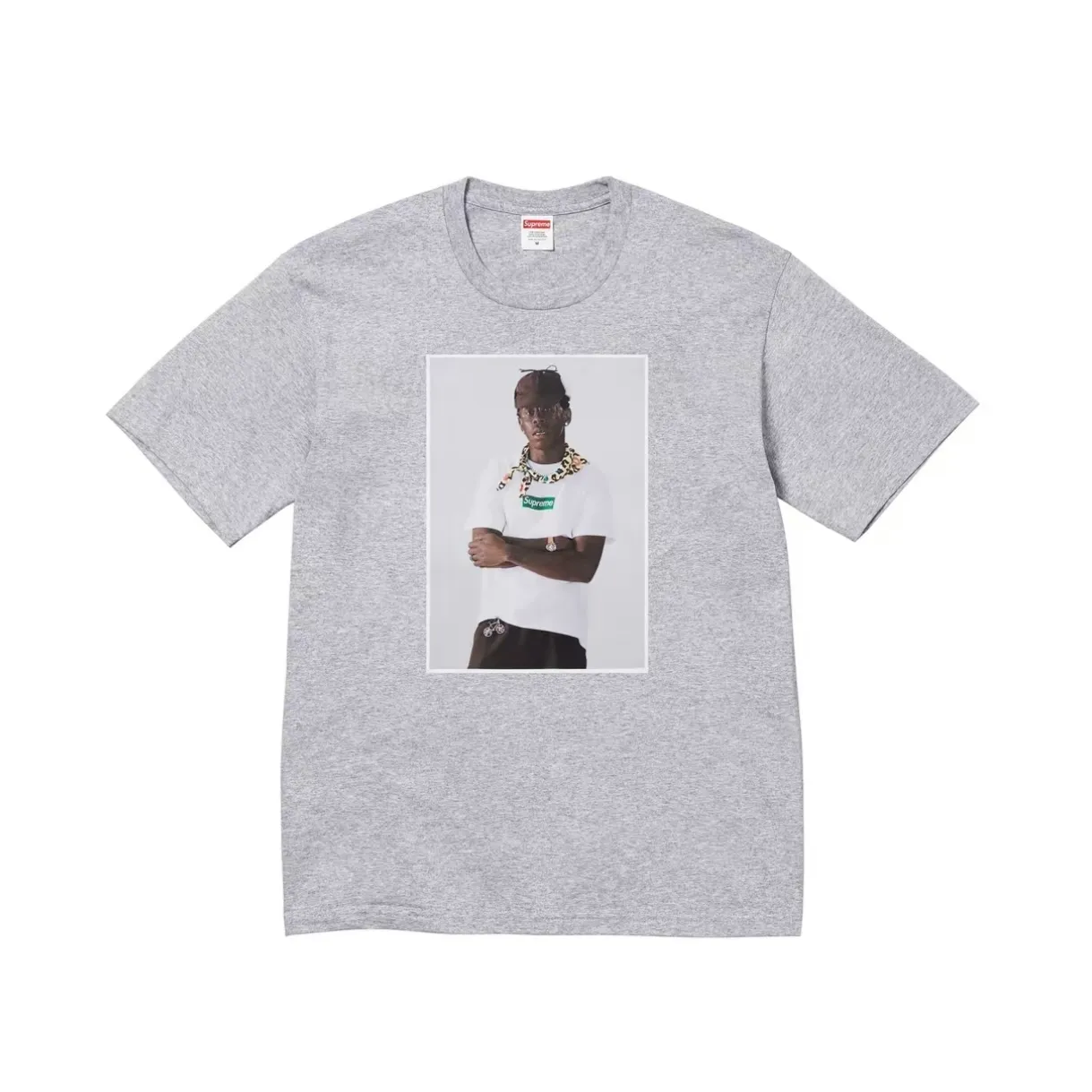 #S84 P110💰 Supreme FW24 Tyler The Creator Tee Portrait Printed Casual Round Neck Short-Sleeved T-shirt. The same style for men and women is made of 260g combed cotton double yarn. From fabrics to accessories, all three standards are complete and follow ZP. Imported Matsui company's slurry printing will never crack. The whole piece is made of three-needle five-thread technology. The neckline-shoulder seam-sleeve seam is double-lined, which looks more three-dimensional and textured.) The same process as the original version, classic version Feel free to compare zp. The whole piece adopts three-needle five-thread craftsmanship (neckline-shoulder seam-sleeve seam double thread, which looks more three-dimensional and textured). It has the same craftsmanship as the genuine original, classic version. Color: black, white, gray, red, brown. Size: S M L XL XXL