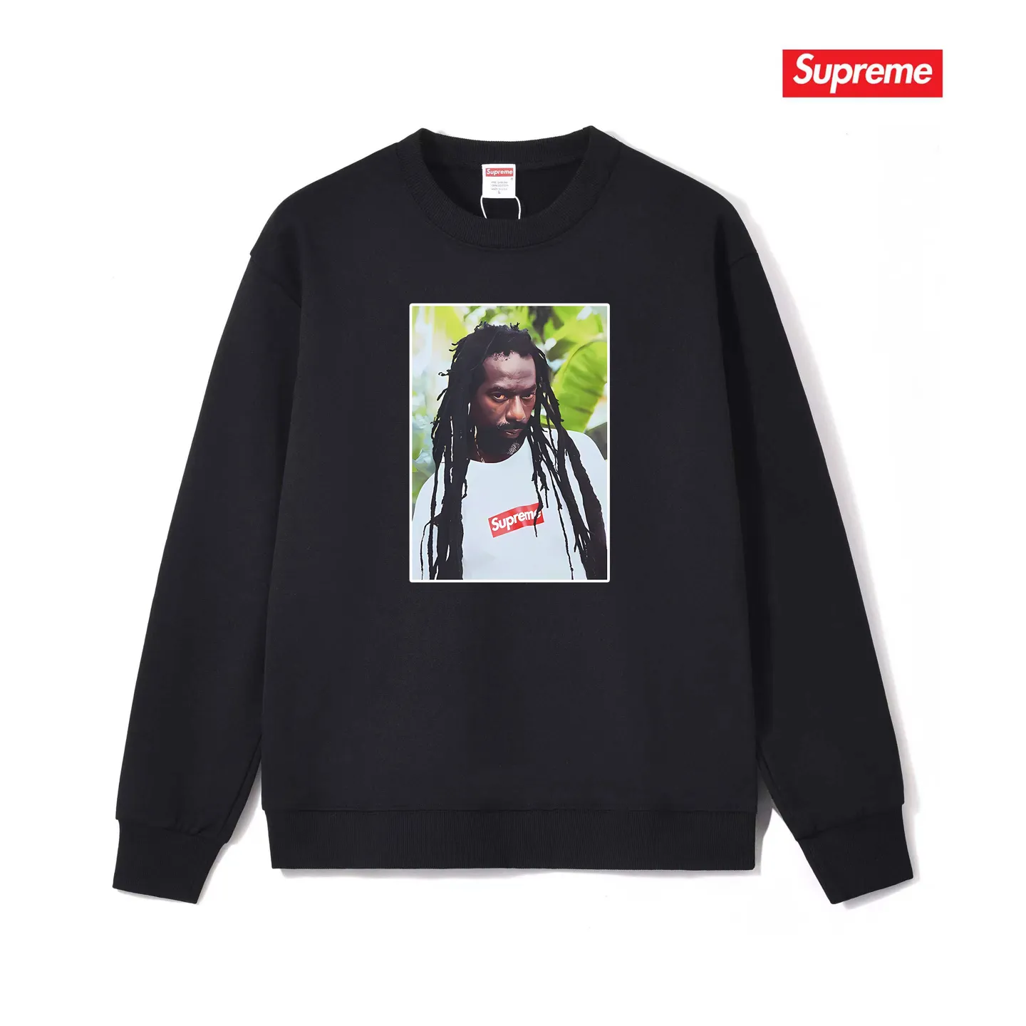 Style No. S1035 #terry p150💰 Velvet 160💰 Supreme SS19 Buju Banton Tee reggae character print round neck sweatshirt Made of 400g large terry (drop shoulder large version) fabric, soft texture and no pilling Imported environmentally friendly printing glue The pattern is bright and three-dimensional Quality 💥Same style for men and women The upper body is trendy Color: black white gray Size: S M L XL XXL