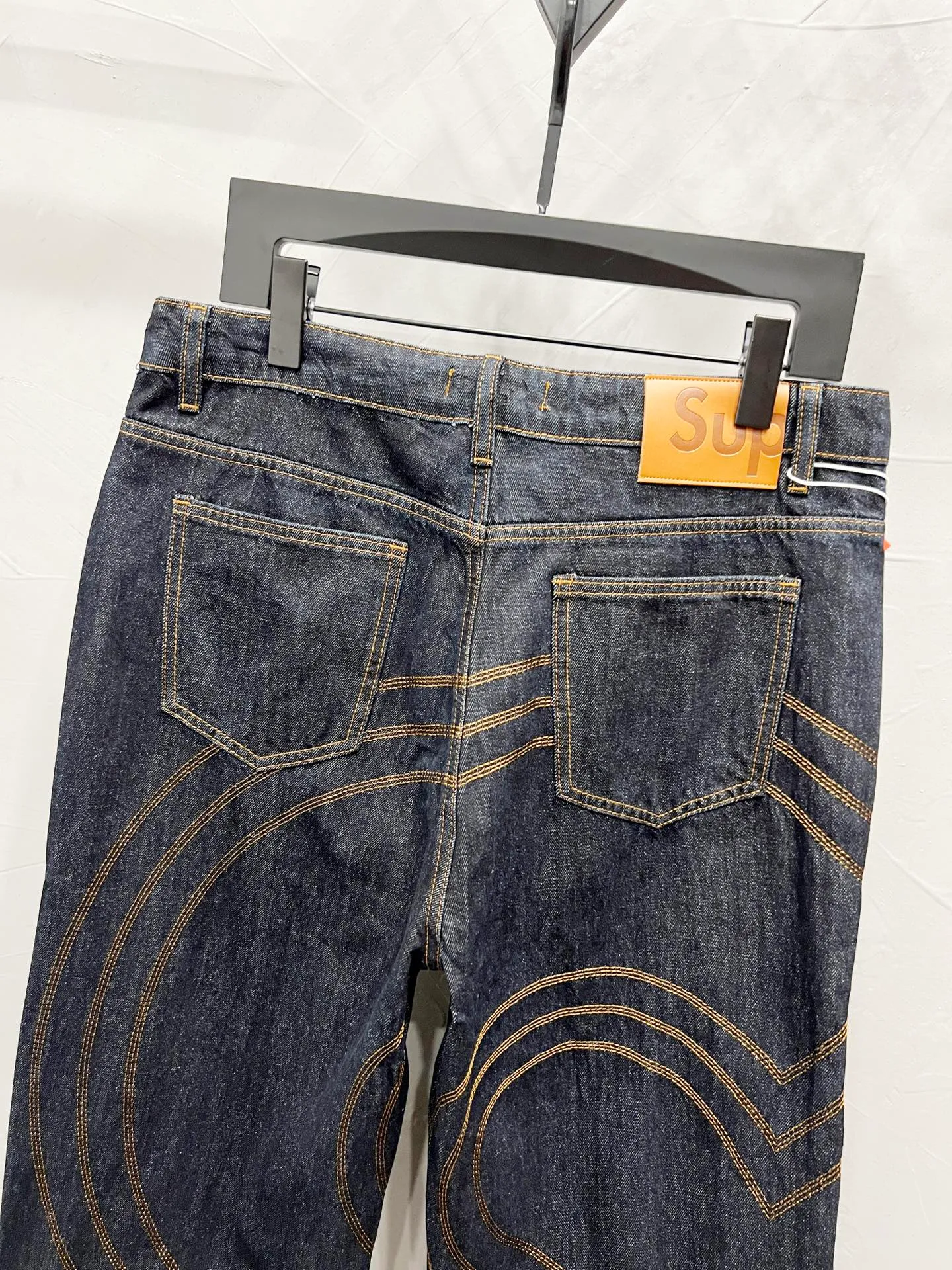 P230 Style number: [M918] Supreme SS25 S Logo Rigid Baggy Jean S logo pattern loose straight American trendy jeans, same style for men and women, same style as Ma Siwei.