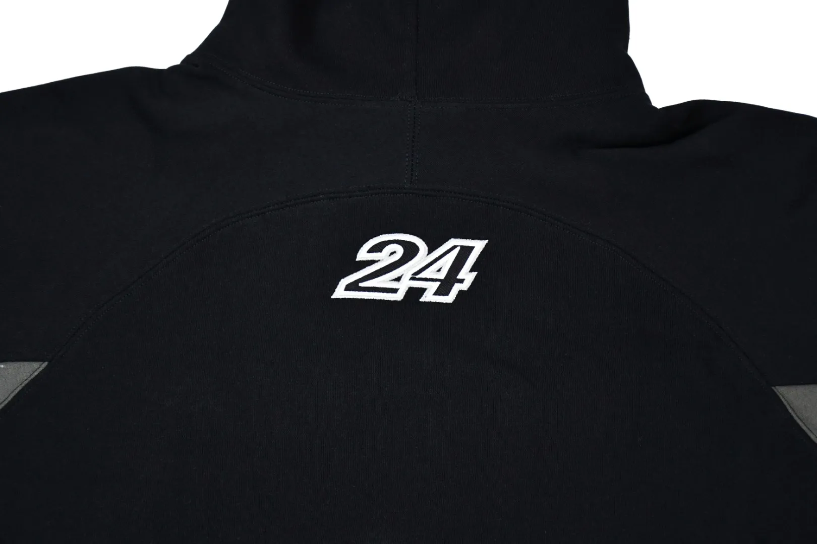 🅿️400 S273 top version Supreme 24fw DIYISION HOODED spliced embroidered logo sweatshirt 1. Fabric: ZP test, custom woven and dyed, pure cotton 460G plus velvet main fabric, horizontal cutting, side stitching 520G 2X2 thread 2. Embroidery: Embroidery equipment, using Behringer BEKS-Y924 machine 3. Sewing process: Twelve places on the whole garment are made of four-needle and six-thread boneless splicing technology, processed by experienced foreign trade factories (ordinary factories cannot do it) 4. Hem and cuffs: all use 520G non-elastic threads (low-end products use elastic threads to cause the hem and cuffs to appear wavy) 5. Customized ZP main label/wash mark/tag/packaging bag (equipped with an extra-large thickened handbag) Size: S~XL