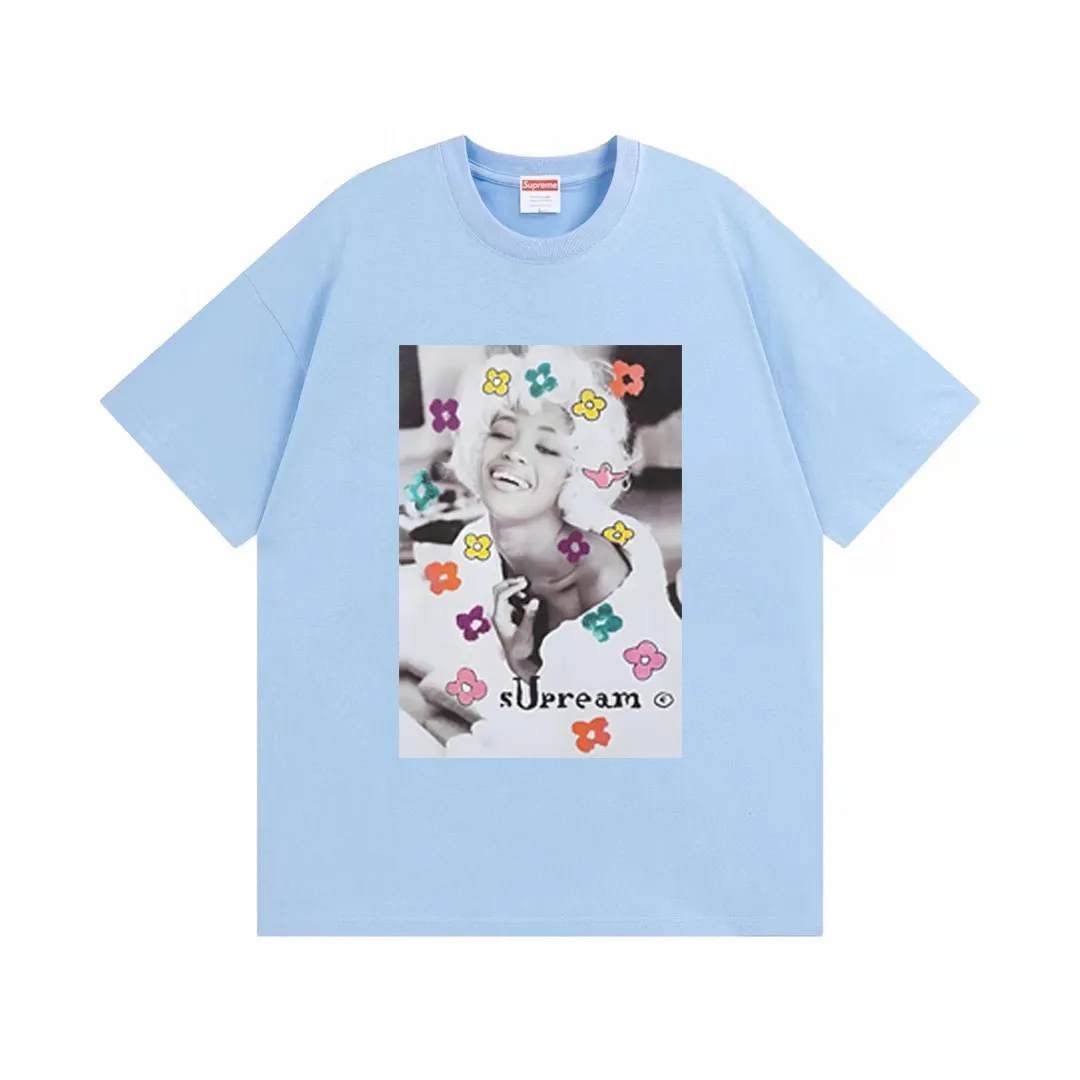 #S108 p110💰 Supreme Week1 Naomi Tee character print, loose fit, made of 260g combed cotton double yarn, all three standards from fabrics to accessories are in compliance with ZP, the slurry printing imported from Matsui Company will never crack, the whole piece adopts three-needle five-thread process (neckline-shoulder seam-sleeve seam double line, looks more three-dimensional and textured) and the same craftsmanship as the original version, classic version Feel free to compare zp. The whole piece adopts three-needle five-thread craftsmanship (neckline-shoulder seam-sleeve seam double thread, which looks more three-dimensional and textured). It has the same craftsmanship as the authentic original version, classic version. Color: white, black, red, yellow, gray, light blue, navy. Size: S M L XL XXL