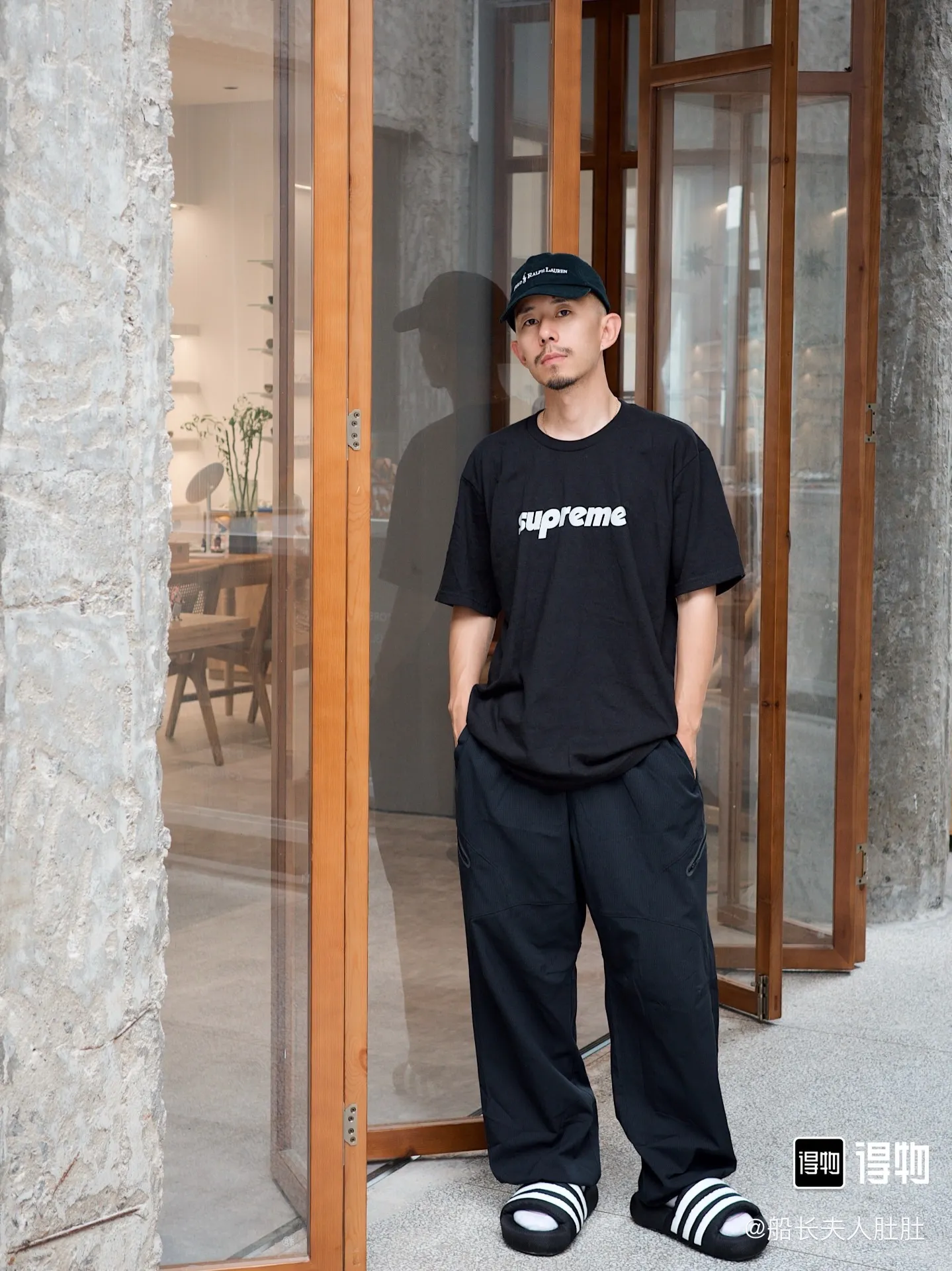 #S83 P110💰 Supreme SS24 Spring T-shirt Series WEEK9 PINLINE TEE Letter Logo round neck loose short-sleeved T-shirt. The same style for men and women is made of 260 grams of combed cotton double yarn. From fabrics to accessories, all three standards are complete and follow ZP. Imported Matsui Company slurry printing will never crack. The whole piece adopts three-needle five-thread technology. The neckline-shoulder seam-sleeve seam is double-lined, which looks more three-dimensional and textured.) The same process as the original version, classic version Feel free to compare zp. The whole piece adopts three-needle five-thread craftsmanship. The neckline-shoulder seam-sleeve seam is double-threaded, which looks more three-dimensional and textured.) It has the same craftsmanship as the original original, classic version. Color: black, green, white. Size: S M L XL XXL.