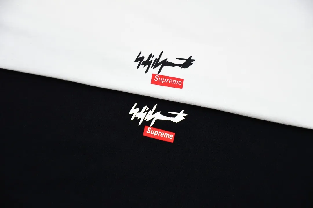 #S44 P110💰 Supreme FW22 Week 4 x Yohji Yamamoto Yamamoto Yohji joint model round neck printed loose casual pullover short-sleeved T-shirt for men and women is made of 260 grams of combed cotton double yarn. From fabrics to accessories, all three standards are complete and follow ZP. Imported Matsui Company pulp printing will never crack. The whole piece is made with three-needle five-thread technology. The neckline-shoulder seam-sleeve seam is double-lined, which looks more three-dimensional and textured. The craftsmanship is the same as that of the authentic original version. It has a classic version. Feel free to compare zp. The whole piece is made of three-needle five-thread craft. The neckline-shoulder seam-sleeve seam is double-threaded, which looks more three-dimensional and textured. The craftsmanship is the same as that of the authentic original version. The classic version. Color: Black White Size: S M L XL XXL