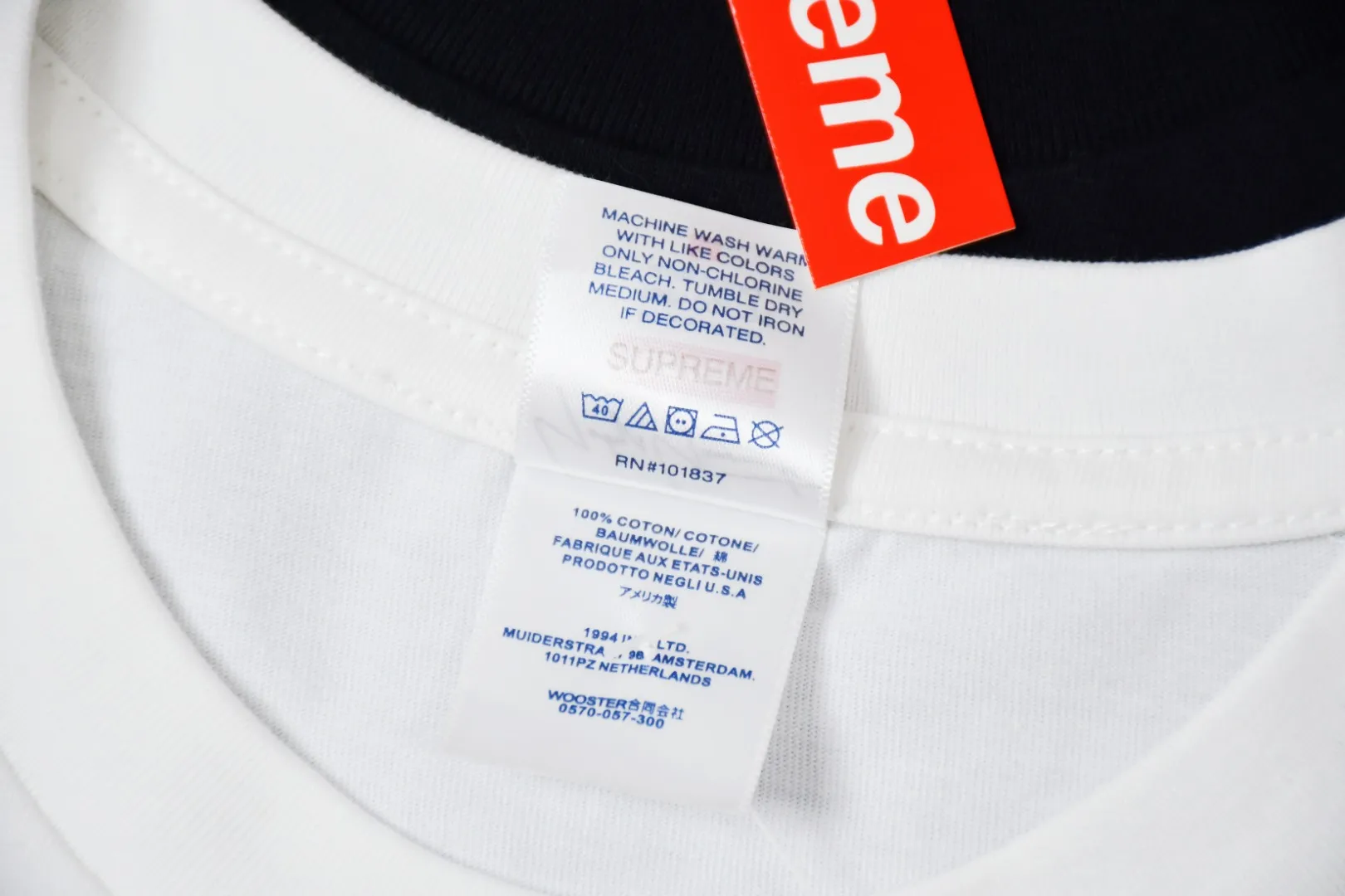 S244💰p150 Supreme 22FW Yohji Yamamoto Paint Tee Yamamoto Yohji co-branded hand-painted graffiti short-sleeved T-shirt. Refuse to look at pictures to make goods. Refuse to compare wrong versions. Use cylindrical seamless technology (original technology, there are no stitched bones on the side of the clothes, key points of identification) The fabrics are all custom-woven and dyed, 280g weight, 100% cotton, cylindrical fabric. Cylindrical fabric is a knitted fabric woven with a cylinder loom. The needles are distributed in a cylindrical shape on the fuselage. The gray fabric is a large cylinder, which needs to be opened and shaped before it can be used further. There are no slits on the side of the clothes, so there is no washing label on the side of ordinary short-sleeves. There is only one collar label behind the neck. The printing uses thermosetting ink printing imported from Belgium, also known as plastic ink, or self-adhesive ink. Its ingredients are: mainly composed of polyvinyl chloride (PVC) and phthalates, including PVC and phthalates, fixing agents, stabilizers The thermosetting ink is composed of a mixture of agents and thickeners, which is not the digital direct printing marketed on the market. The printing texture of thermosetting ink is unachievable by digital direct printing. The collar label has a watermark anti-counterfeiting effect, a real anti-counterfeiting layer, a version with a high probability of passing the inspection, and a high probability of passing the original packaging picture. Size：S-XL