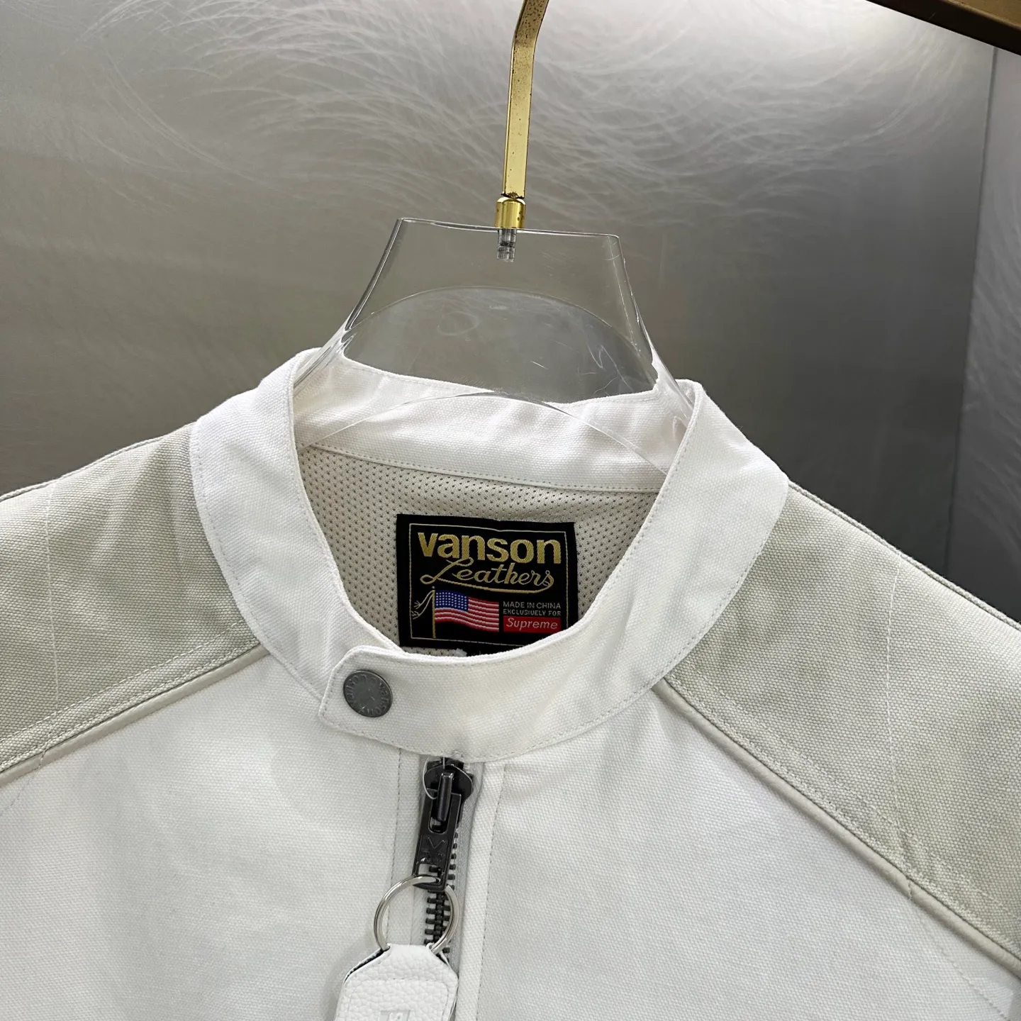P660 Supreme x Vanson Leathers x Cordura joint model SS25 WEEK13 Cotton Jacket Leather logo appliqué zipper splicing American trendy heavy-duty jacket Same style for men and women Color: Black White Denim Brown Size: S M L 60 61 L 73 138 61 62 XL 75 142 62 63