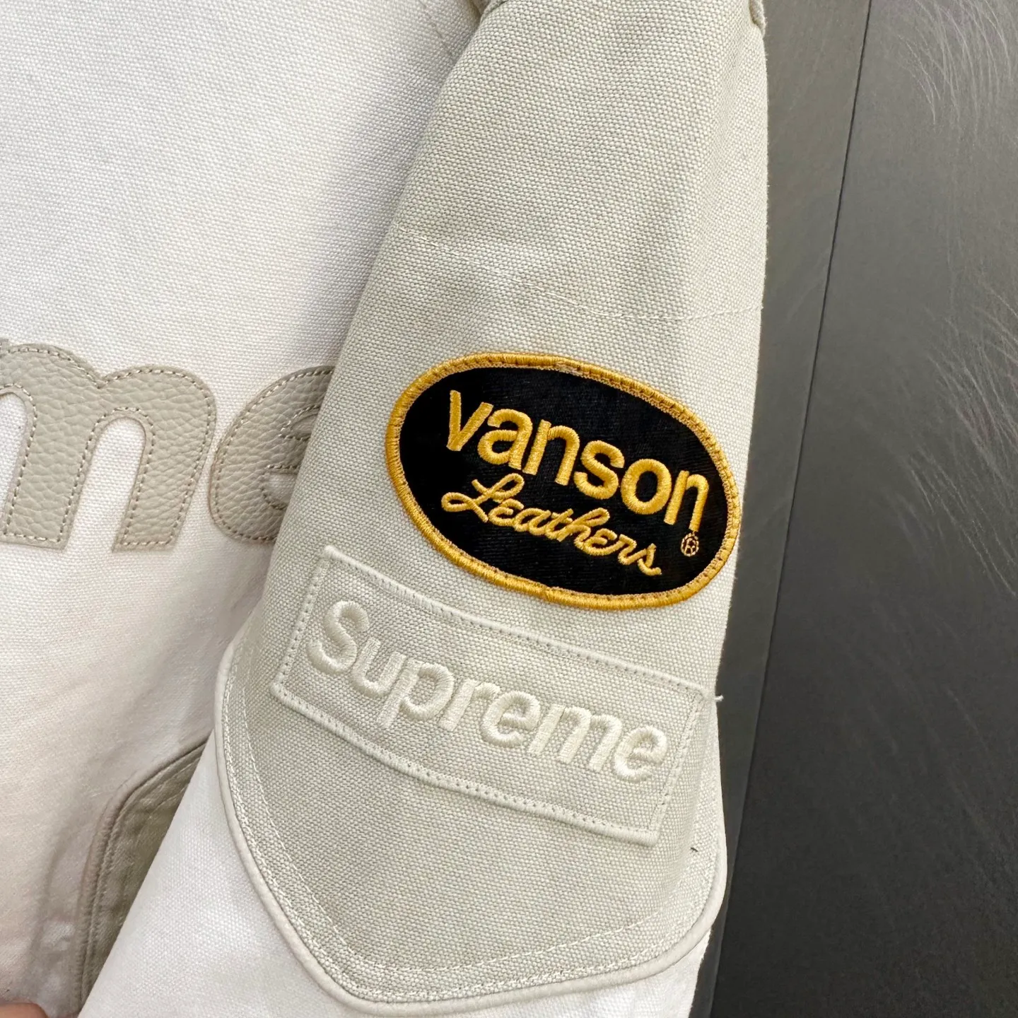 P660 Supreme x Vanson Leathers x Cordura joint model SS25 WEEK13 Cotton Jacket Leather logo appliqué zipper splicing American trendy heavy-duty jacket Same style for men and women Color: Black White Denim Brown Size: S M L 60 61 L 73 138 61 62 XL 75 142 62 63