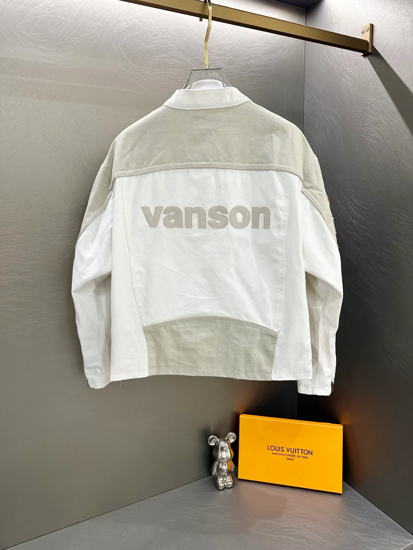 P660 Supreme x Vanson Leathers x Cordura joint model SS25 WEEK13 Cotton Jacket Leather logo appliqué zipper splicing American trendy heavy-duty jacket Same style for men and women Color: Black White Denim Brown Size: S M L 60 61 L 73 138 61 62 XL 75 142 62 63