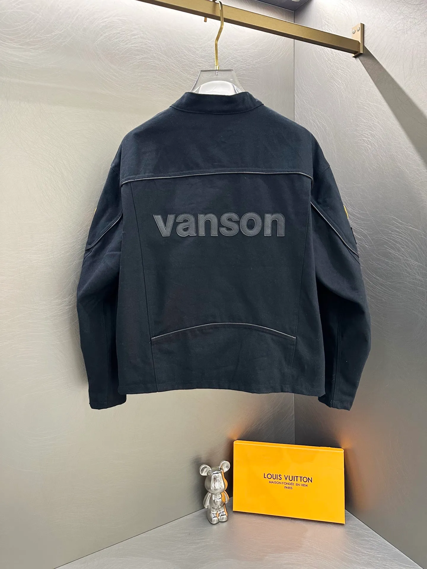 P660 Supreme x Vanson Leathers x Cordura joint model SS25 WEEK13 Cotton Jacket Leather logo appliqué zipper splicing American trendy heavy-duty jacket Same style for men and women Color: Black White Denim Brown Size: S M L 60 61 L 73 138 61 62 XL 75 142 62 63