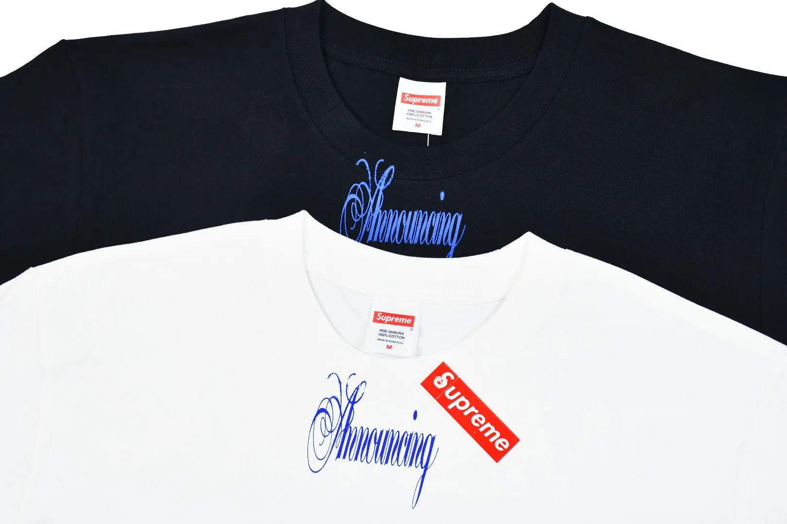 S426💰P150 Top version Supreme 25ss Announcing love logo printed short-sleeved T-shirt. Refuse to look at pictures to make products. Refuse to compare wrong versions. Use cylindrical seamless process (original process, there is no stitching bone on the side of the clothes, identification key point) The fabrics are all custom-woven and dyed, 280g weight, 100% cotton, cylindrical fabric. Cylindrical fabric is a knitted fabric woven with a cylinder loom. The needles are distributed in a cylindrical shape on the fuselage. The gray fabric is a large cylinder, which needs to be opened and shaped before it can be used further. There are no slits on the side of the clothes, so there is no washing label on the side of ordinary short-sleeves. There is only one collar label behind the neck. The printing uses heat-setting ink printing imported from Belgium (different from conventional heat transfer printing on the market), also known as plastic ink, or self-adhesive ink. Its ingredients: mainly composed of polyvinyl chloride (PVC) and phthalates, including PVC, phthalates, and color fixing agents. , stabilizer, and thickener are mixed to form thermoset ink, which is not the digital direct printing marketed on the market. The printing texture of thermoset ink cannot be achieved by digital direct printing. The new triple collar label has a watermark anti-counterfeiting effect, real anti-counterfeiting layer, and has a high probability of passing the approved version. The original packaging picture has a high probability of passing Size：S-XL