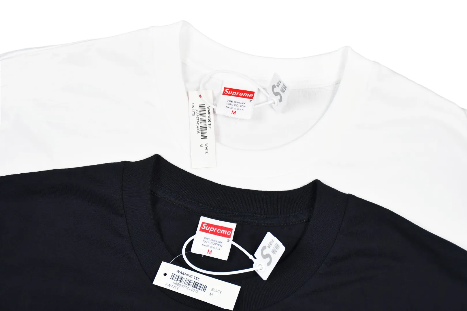 🅿️120 S56 top version Supreme 19fw Week 7 Bible Tee Bible short sleeves using cylindrical seamless technology (original technology has no gaps on the sides of the clothes) The fabrics are all custom-woven and dyed, 280g weight, 100% cotton, cylindrical fabric. Cylindrical fabric is knitted fabric woven with a cylinder loom. The needles are distributed in a cylindrical shape on the fuselage. The gray fabric is a large cylinder, which needs to be opened and shaped. For further use, there are no slits on the side of the clothes, so there is no washing label on the side of ordinary short-sleeves. There is only a collar label behind the neck. The printing uses Belgian imported thermosetting ink to assist the screen printing screen, and Cunard's fully automatic elliptical heating integrated printing machine , the white paste base is made through 4 layers of color screen printing and digital direct printing. The integrated printing has no jagged edges. The collar label has a watermark anti-counterfeiting effect. It has a real anti-counterfeiting layer. It has a high probability of passing the inspection version. It has a high chance of passing the original packaging picture. Size: S-XL
