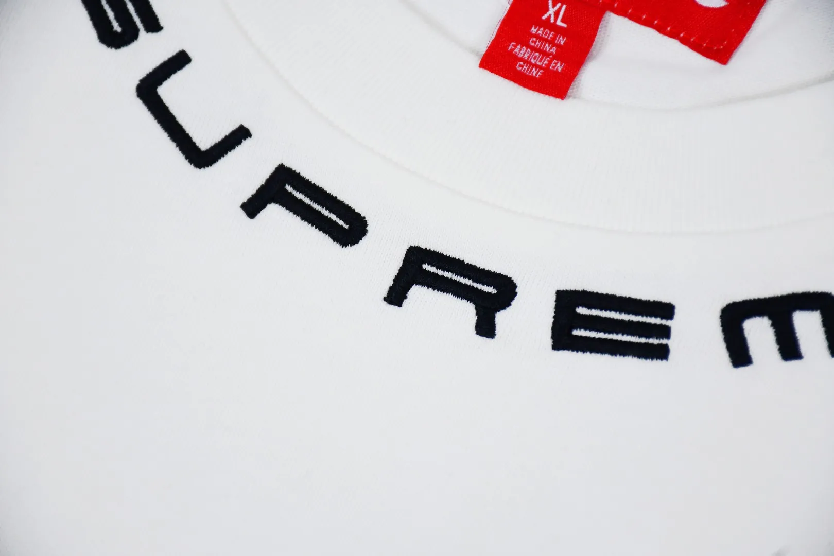S594💰p156 Supreme 23fw COLLAR LOGO L/S TOP Embroidery Long-sleeved T-shirt ZP test Custom weaving and dyeing Pure cotton 320g Fabric Embroidery is done by BEHRINGER BEKS-Y924 machine (one level higher than Tajima embroidery machine) Embroidery thickness, saturation and size are consistent with ZP Customized ZP co-branding Main label/wash water label/tag/packaging bag The version with a high probability of passing the test will pass the original packaging picture. Size: S-XL