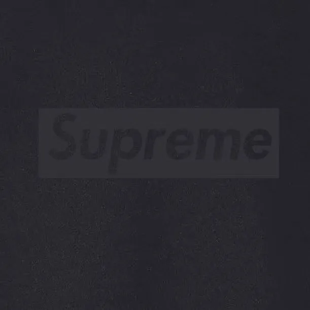 Style No. S2229 #terry P160💰 Velvet P170💰 Sup 76SS Tonal Box Logo Tee Same color Bogo hooded sweatshirt Made of 400g large terry 430g silver fox velvet (drop shoulder large version) fabric, soft texture and no pilling Imported environmentally friendly printing glue The pattern is bright and three-dimensional Quality 💥Same style for men and women The upper body is trendy Color: black white Gray Size: S M L XL XXL