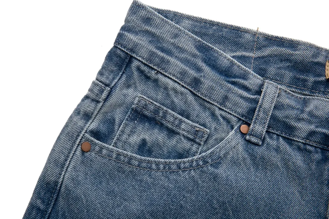 P210 [next day] Supreme 22SS Burberry co-branded Burberry bbr co-branded war horse embroidery jeans. Original purchase and development process to produce high version. Use washed denim fabric. Special washing process. Tie-dye step. Washed many times to make the denim evenly distressed. The distressing process is flawless. The process is very cumbersome. Each paving material has the brand logo and all three labels are available. Color: blue Size: M L XL XXL (30-36) detailed size can be found in Figure 9
