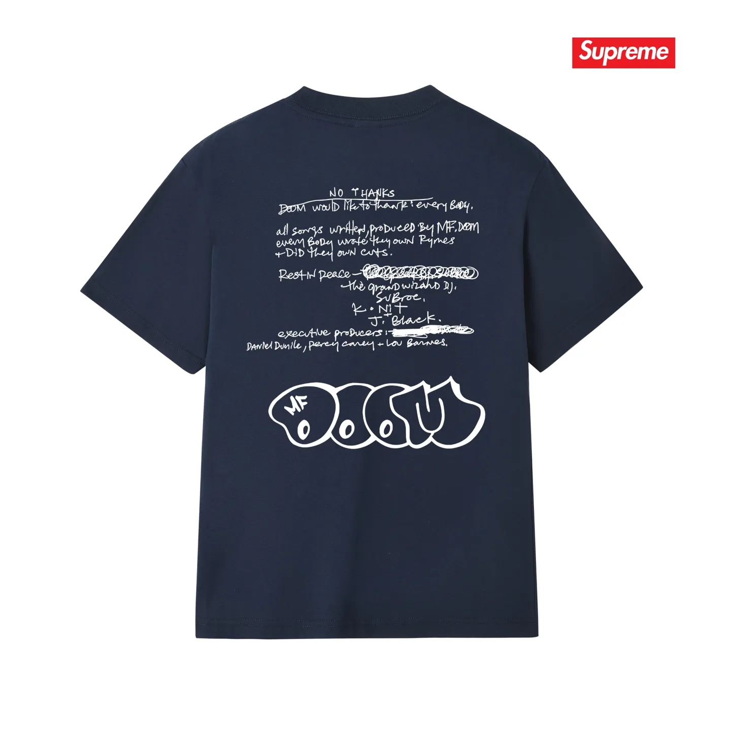 S207 P110💰 SupxMFDOOM FW23 mask with handwritten letters printed on the back, pure cotton round neck short-sleeved, same style for men and women. Loose fit. Made of 260g combed cotton double yarn. All three standards are complete from fabrics to accessories. ZP. Imported Matsui company slurry printing will never crack. The whole piece adopts three-needle five-thread technology. The neckline-shoulder seam-sleeve seam is double-lined, which looks more three-dimensional and textured. The same process as the original version, classic version. Feel free to compare zp. The whole piece adopts three-needle five-thread craftsmanship (neckline-shoulder seam-sleeve seam double thread, which looks more three-dimensional and textured). It has the same craftsmanship as the original original, classic version. Color: black, white, light gray, pink, navy. Size: S M L XL XXL