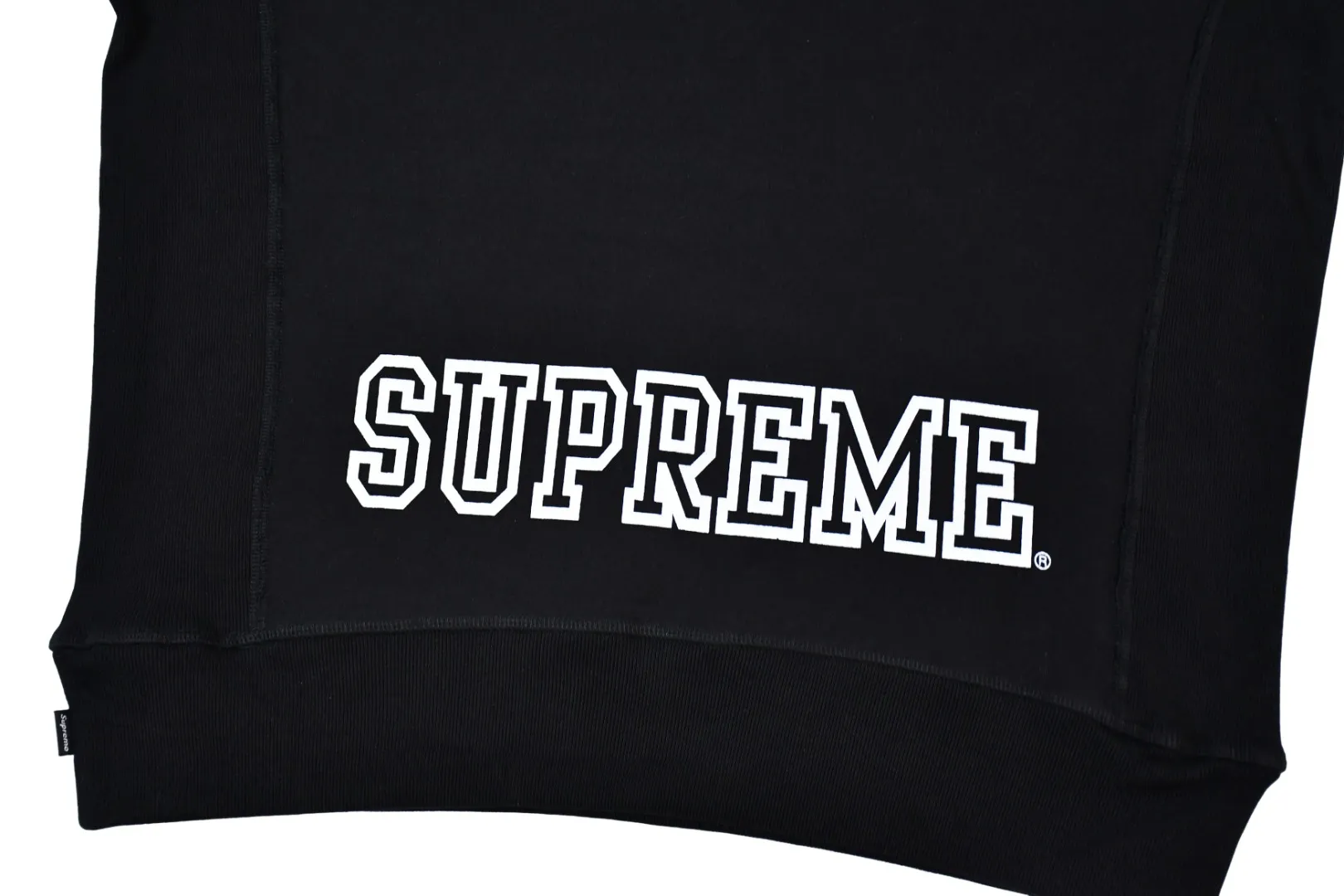 🅿️330 S263 top version Supreme 24FW COLLEGIATE SLEEVE HOODED letter printed sweatshirt 1. Fabric: ZP testing, custom weaving and dyeing, pure cotton 460G plus velvet main fabric, horizontal cutting 520G 2X2 thread 2. Printing: Printing uses thermoset ink printing, also known as plastic ink, or self-adhesive ink. Its ingredients are: mainly composed of polyvinyl chloride (PVC) and phthalates. PVC and phthalates, color fixing agents, stabilizers, and thickeners are mixed to form thermoset ink. It is not the digital direct printing promoted on the market. The printing texture of thermoset ink cannot be achieved by digital direct printing. 3. Sewing process: Twelve places of the whole garment are made of boneless splicing technology, processed by experienced foreign trade factories (ordinary factories cannot do it) 4. Hem and cuffs: all use 520G inelastic threads (low-end products use elastic threads to cause the hem and cuffs to appear wavy) 5. Customized ZP main label/wash water label/hangtag/packaging bag (equipped with an extra-large thickened handbag) Size: S~XL