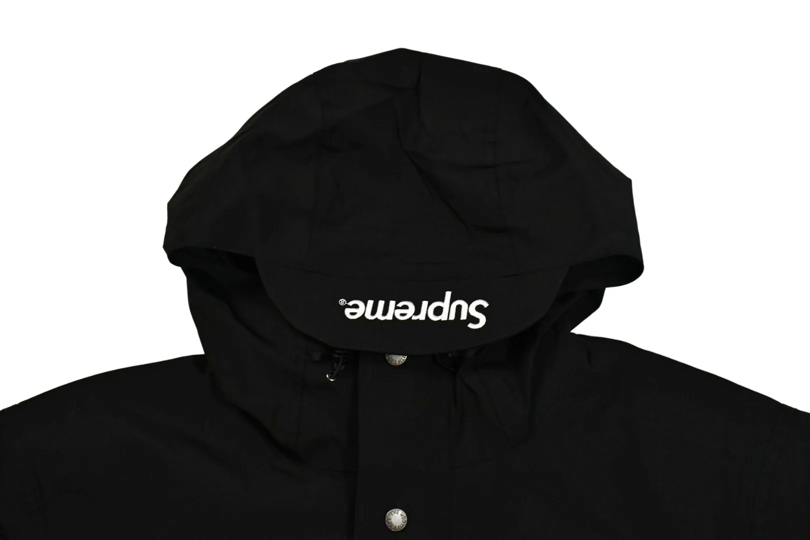 🅿️700 MX07 MAX/Top version Exclusive quality on the entire network ZP player designated version Supreme SS20 Week 13 x TNF Cargo Jacket Joint North Face Multi-pocket Jacket A true jacket that is waterproof, windproof, breathable and warm. 1. In order to perfectly restore the original version, the fabric uses 70D*320D# which is extremely difficult and expensive to embroider. 110g/㎡ low-density nylon plain fabric. The fabric is ultra-thin, low-density and breathable. Top-grade waterproof coating is added to both the front and back sides to easily achieve the rolling effect of water droplets on a lotus leaf. The main body mesh is 95g/㎡ extra large mesh. 2. The embroidery uses the original embroidery data file. The machine uses the BEHRINGER BEKS-Y924 embroidery machine (a level higher than Tajima embroidery machine). The machine head tension is small and does little damage to the fabric. The fullness and precision of the embroidery are the best 3. The correct hangtag and the correct accessories. The resin zipper and nylon zipper are purchased from YKK Shanghai Yoshida Company. The special non-domestic standard parts are all custom-made by the foundry. The metal four-button buckle and small zipper hanging beads are all customized at 1:1. The main label and laser are all customized separately for this year's new model. The multiple bags are all folded with lengthened bag openings to achieve waterproof and anti-lost functions. The sewing work is complicated. There are many special machines for edge sealing and many pockets. The fabric is dense