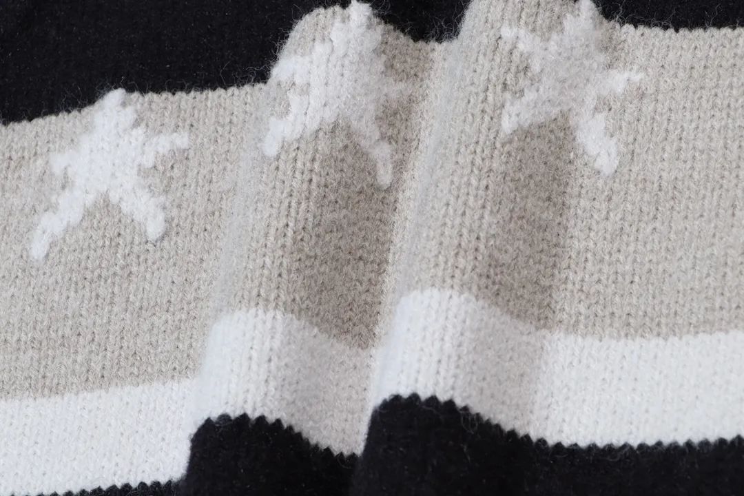 P300 Sup supreme chest striped five-pointed star jacquard crew neck sweater Color: black blue green Size: S M L XL XXL