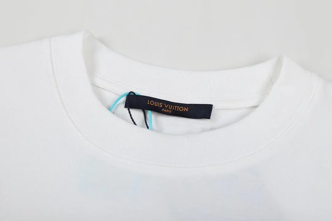 #S95 p110💰 1v 2023 new LV co-branded supreme round neck short-sleeved T-shirt with back logo on the back, custom dyed, very comfortable to the touch, super versatile and good-looking short-sleeved, complete with three labels, non-market ordinary version, feel free to compare, quality is absolutely guaranteed, size: S M L XL XXL