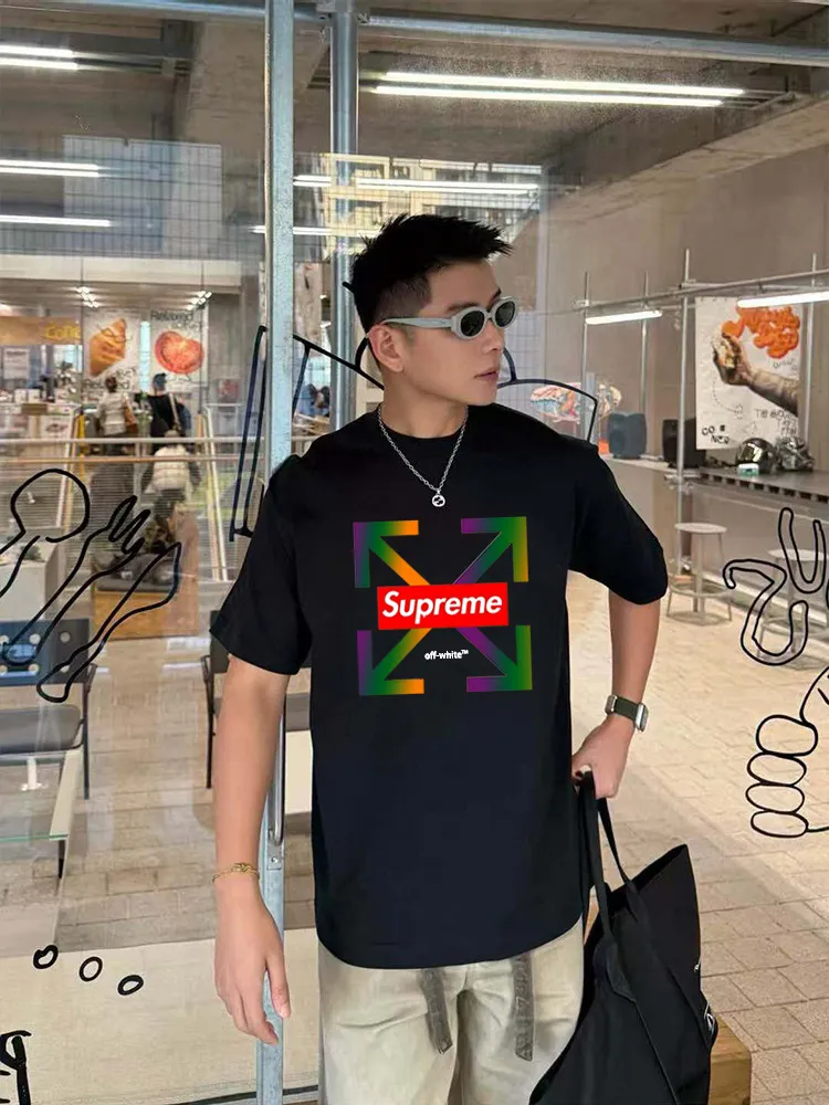 P150 Supreme co-branded off short-sleeved T-shirt is made of 250g Solona fabric. The whole piece is made of three-needle five-thread technology. The neckline-shoulder seam-sleeve seam is double-lined, which looks more three-dimensional and textured. The same craftsmanship as the authentic original version. Classic version. Feel free to compare. XL XXL