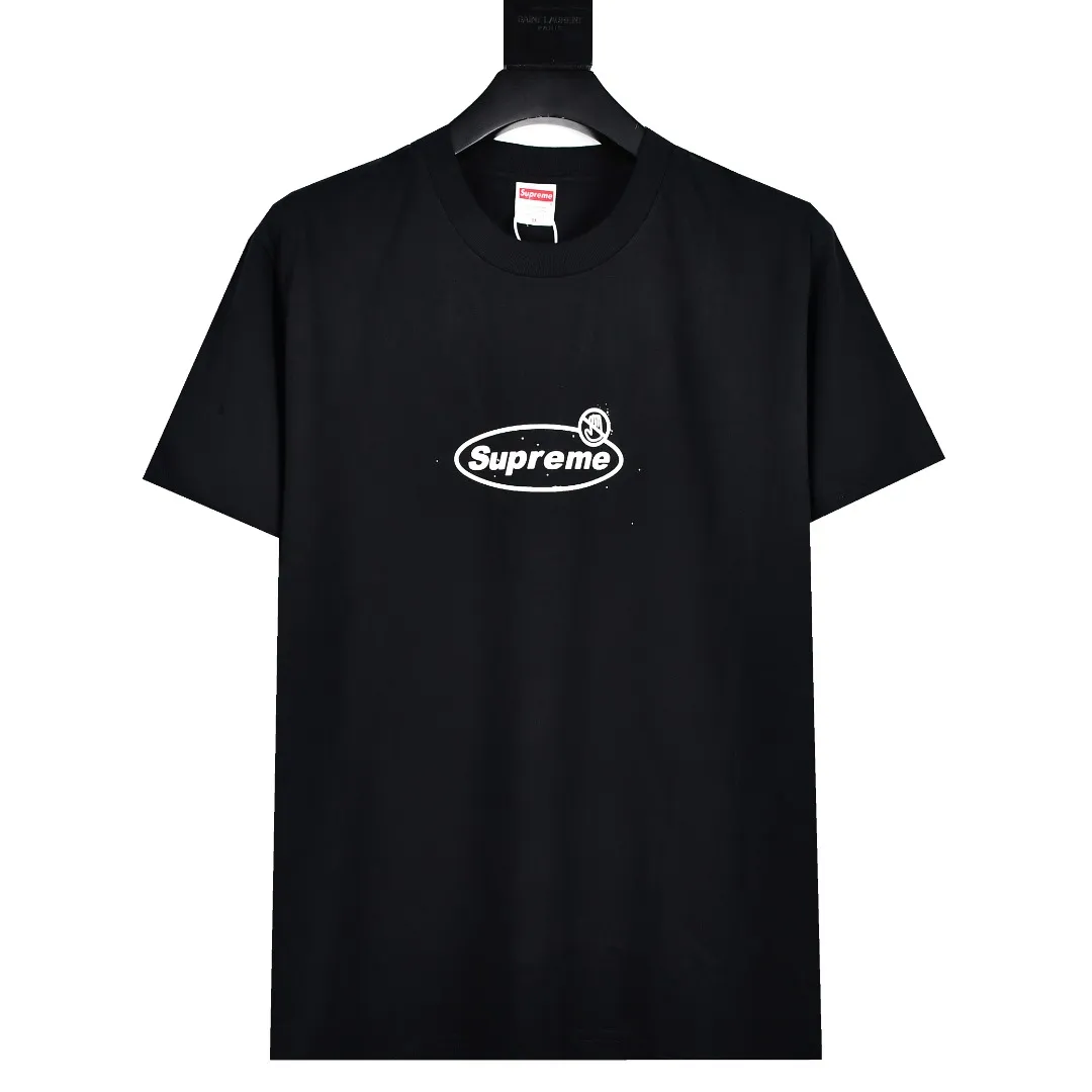🅿️120 S79 top version Supreme 22FW Warning Tee Warning Prohibition Slogan Logo Short Sleeve T-shirt For those of us who focus on top Sup products, this short sleeve is naturally available. It adopts cylindrical seamless technology (the original technology has no gaps on the sides of the clothes, the key point of identification) The fabrics are all custom-woven and dyed, 280g weight, 100% cotton, cylindrical fabric. Cylindrical fabric is a knitted fabric woven with a cylinder loom. The needles are distributed in a cylindrical shape on the fuselage. The gray fabric is a large cylinder, which needs to be opened and shaped before further use. There is no slit on the side of the clothes, so there is no washing label on the side of ordinary short-sleeves. There is only one collar label behind the neck. The printing is printed with thermosetting ink, also known as plastic. Ink, or self-adhesive ink, contains ingredients: mainly composed of polyvinyl chloride (PVC) and phthalates. PVC and phthalates, fixing agents, stabilizers, and thickeners are mixed to form a thermal ink. Solid ink is not the digital direct printing advertised on the market. The printing texture of thermoset ink is something that digital direct printing cannot achieve. The collar label has a watermark anti-counterfeiting effect, a real anti-counterfeiting layer, a probability of passing the version, and a high probability of passing the original packaging picture. Size：S-XL