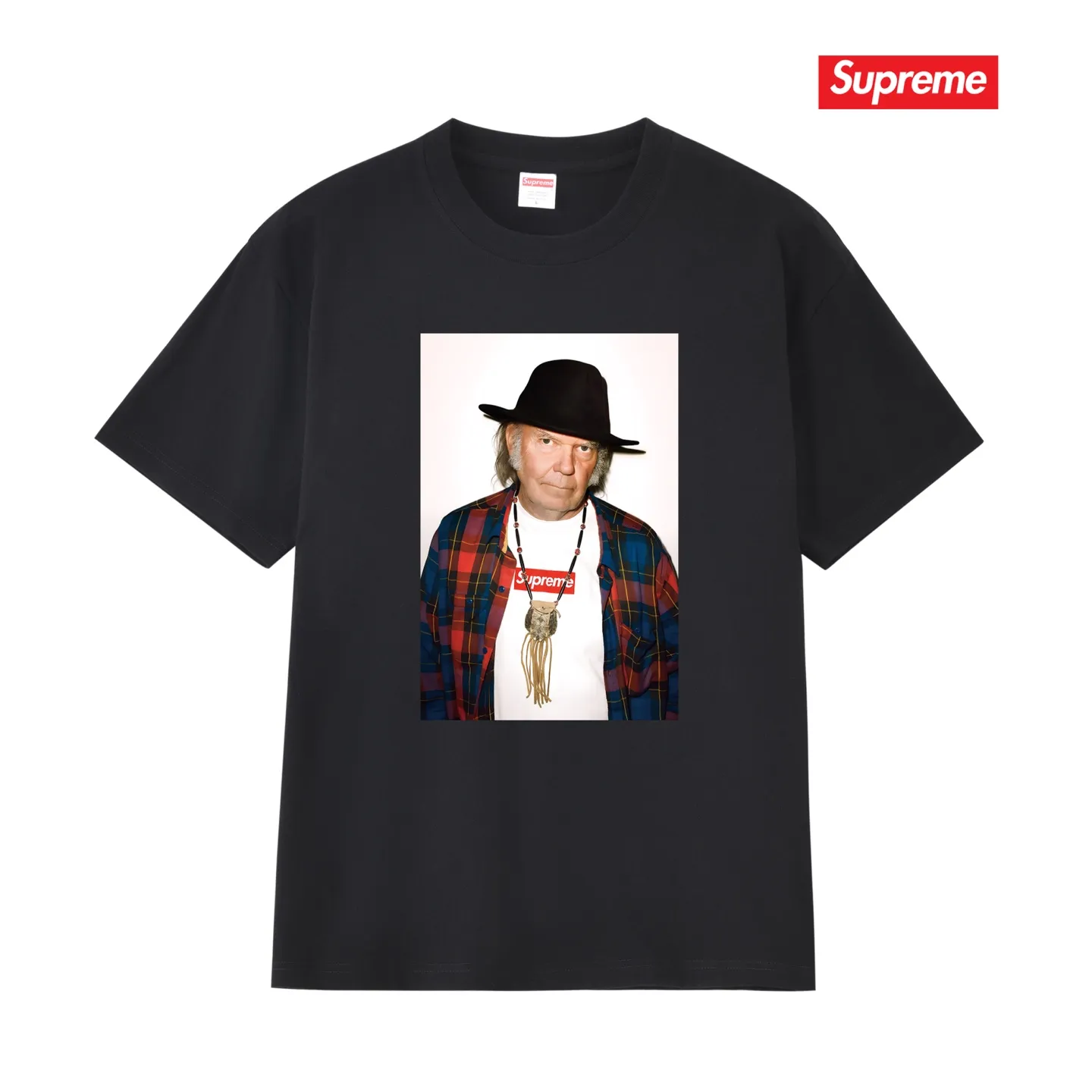 S222 P110💰 SUP 60ss Neil Young White short-sleeved high-end T-shirt with character printing. Loose fit. Made of 260g combed cotton double yarn. All three standards are complete from fabrics to accessories. ZP. Imported Matsui company's slurry printing will never crack. The whole piece adopts three-needle five-thread technology. The neckline-shoulder seam-sleeve seam is double-lined, which looks more three-dimensional and textured.) The same process as the original version, classic version Feel free to compare zp. The whole piece adopts three-needle five-thread craftsmanship (neckline-shoulder seam-sleeve seam double thread, which looks more three-dimensional and textured). It has the same craftsmanship as the original original, classic version. Color: black, white, light gray, pink, navy. Size: S M L XL XXL