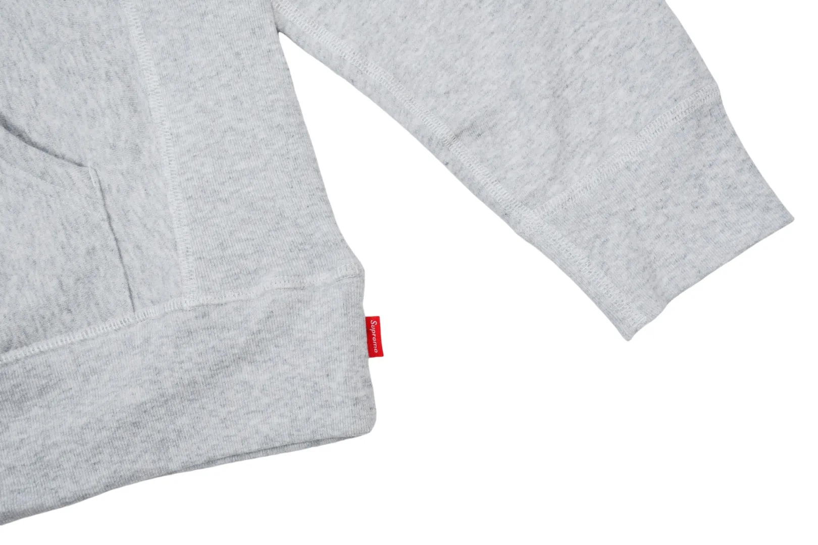 🅿️320 S238 top version Supreme 23Fw camouflage Box Logo Hooded hooded sweatshirt hooded plus fleece sweatshirt For those of us who focus on top Supreme, the cross sweatshirt is naturally available. ZP purchase and pattern making operation 1. Fabric: ZP testing, custom weaving and dyeing, pure cotton 460G plus fleece main fabric, horizontal cutting, side stitching 520G 2X2 thread 2. Embroidery: The embroidery equipment is operated by BEHRINGER BEKS-Y924 machine (a level higher than Tajima embroidery machine). The embroidery thickness, saturation and size are all consistent. 3. Sewing process: The whole garment adopts four-needle and six-thread boneless splicing technology in twelve places. It is processed by a senior foreign trade factory (ordinary factories cannot do it). 4. Hem and cuffs: all use 520G inelastic thread. (Low-end goods use elastic threads to cause the hem and cuffs to appear wavy) 5. Customized ZP main label/wash label/hangtag/packaging bag (equipped with an extra-large thickened handbag) Color: Black, White, Gray, Red Size: S~XL