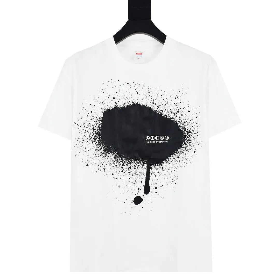 🅿️126 S123 Supreme x Undercover TAG TEE joint slogan printed short-sleeved T-shirt. Refuse to look at pictures to make products. Refuse to compare wrong versions. Use cylindrical seamless technology (original technology, there are no stitched bones on the side of the clothes, key points of identification) The fabrics are all custom-woven and dyed, 280g weight, 100% cotton, cylindrical fabric. Cylindrical fabric is a knitted fabric woven with a cylinder loom. The needles are distributed in a cylindrical shape on the fuselage. The gray fabric is a large cylinder, which needs to be opened and shaped before it can be used further. There are no slits on the side of the clothes, so there is no washing label on the side of ordinary short-sleeves. There is only one collar label behind the neck. The printing uses thermosetting ink printing imported from Belgium, also known as plastic ink, or self-adhesive ink. Its ingredients are: mainly composed of polyvinyl chloride (PVC) and phthalates, including PVC and phthalates, color fixing agents, and stabilizers. Agents and thickeners are mixed to form thermosetting ink, which is not the digital direct printing marketed on the market. The printing texture of thermosetting ink is unachievable by other processes. The collar label has a watermark anti-counterfeiting effect, a real anti-counterfeiting layer, a probability of passing the version, and a high probability of passing the original packaging picture. Size：S-XL