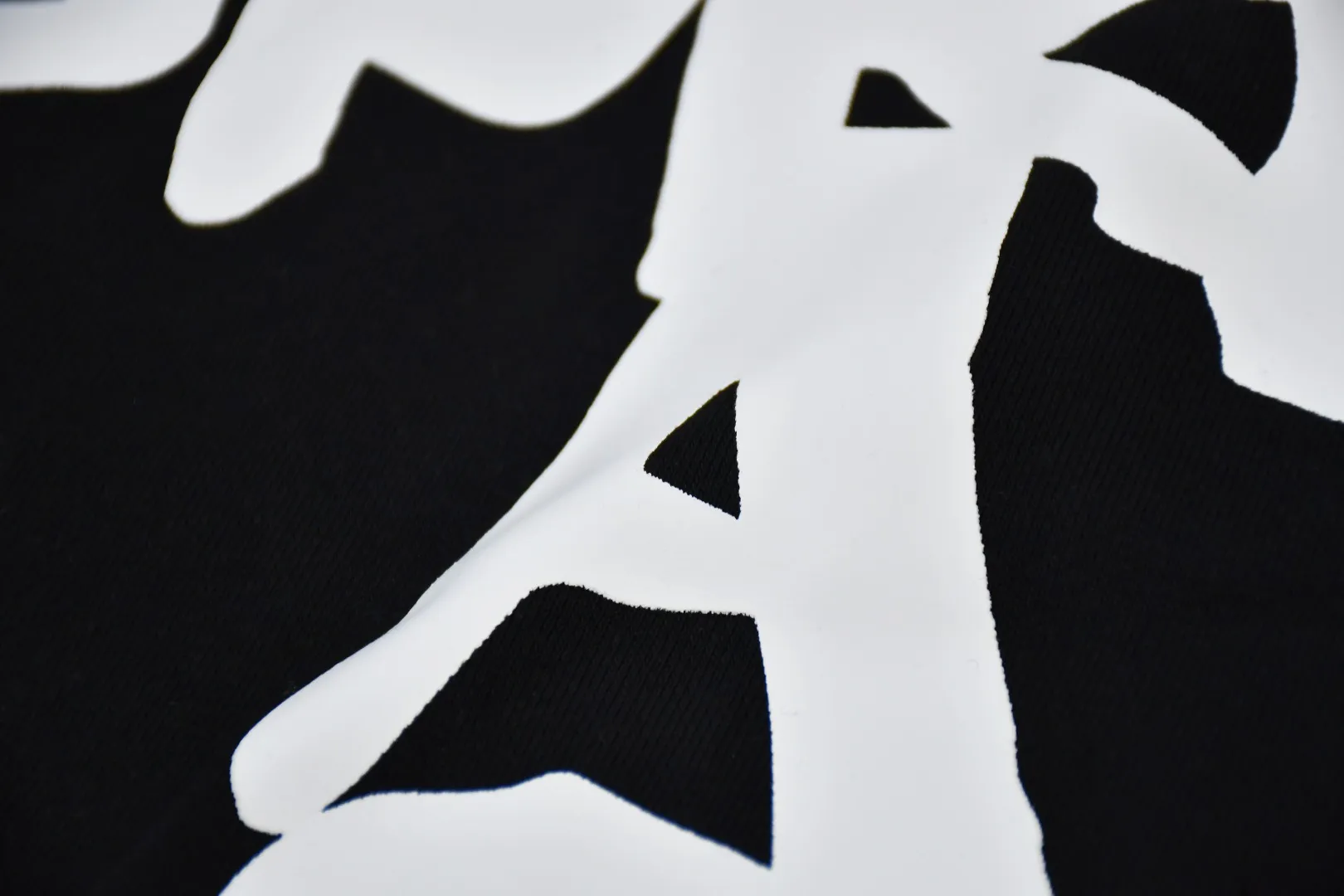 S600💰p370 Top version SUPREME®/THRASHER® CREWNECK FW24 Flame co-branded letter printed zipper hooded sweatshirt Fabric: ZP assay Custom woven and dyed Pure cotton 460G plus velvet main fabric Horizontal cutting 520G 2X2 thread Printing: Printing uses thermoset ink printing, also known as plastic ink, or self-adhesive ink. Its ingredients are: mainly composed of polyvinyl chloride (PVC) and phthalates. PVC and phthalates, color fixing agents, stabilizers, and thickeners are mixed to form thermoset ink. It is not the digital direct printing advertised on the market. The printing texture of thermoset ink is beyond the reach of digital direct printing. Customized ZP YKK zipper/main label/wash label/tag/packaging bag (equipped with extra large thickened handbag) Size: S~XL