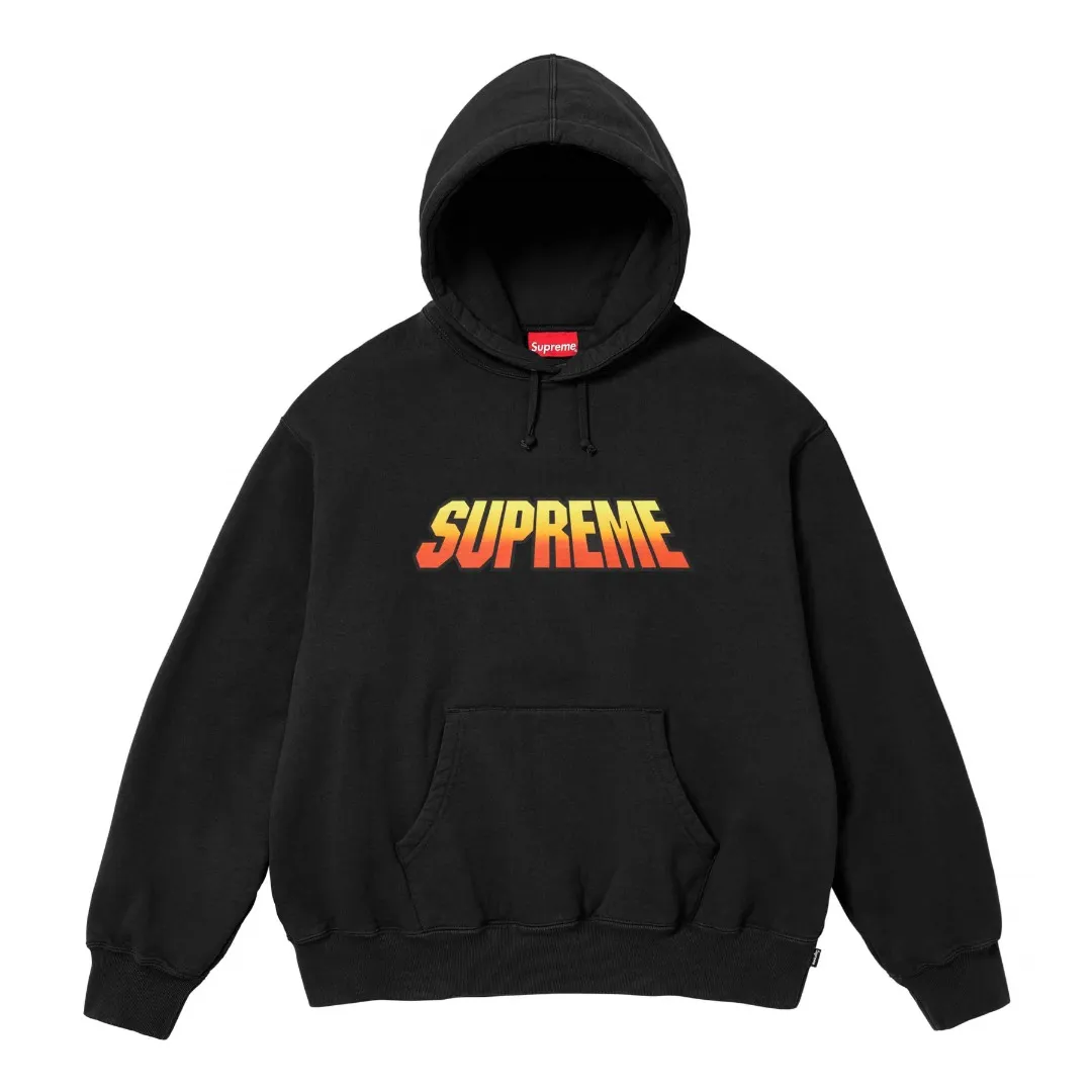 S580💰p320 Top version Supreme 24FW GRADIENT HOODED Gradient logo printed hooded sweatshirt 1. Fabric: ZP test, custom weaving and dyeing, pure cotton 460G plus velvet main fabric, horizontal cutting 520G 2X2 thread 2. Printing: Printing uses thermoset ink printing, also known as plastic ink, or self-adhesive ink. Its ingredients are: mainly composed of polyvinyl chloride (PVC) and phthalates. PVC and phthalates, color fixing agents, stabilizers, and thickeners are mixed to form thermoset ink. It is not the digital direct printing advertised on the market. The printing texture of thermoset ink cannot be achieved by digital direct printing. 3. Sewing process: Twelve places of the whole garment are made of boneless splicing technology, processed by experienced foreign trade factories (ordinary factories cannot do it) 4. Hem and cuffs: all use 520G inelastic threads (low-end products use elastic threads to cause the hem and cuffs to appear wavy) 5. Customized ZP main label/wash water label/hangtag/packaging bag (equipped with an extra-large thickened handbag) Size: S~XL