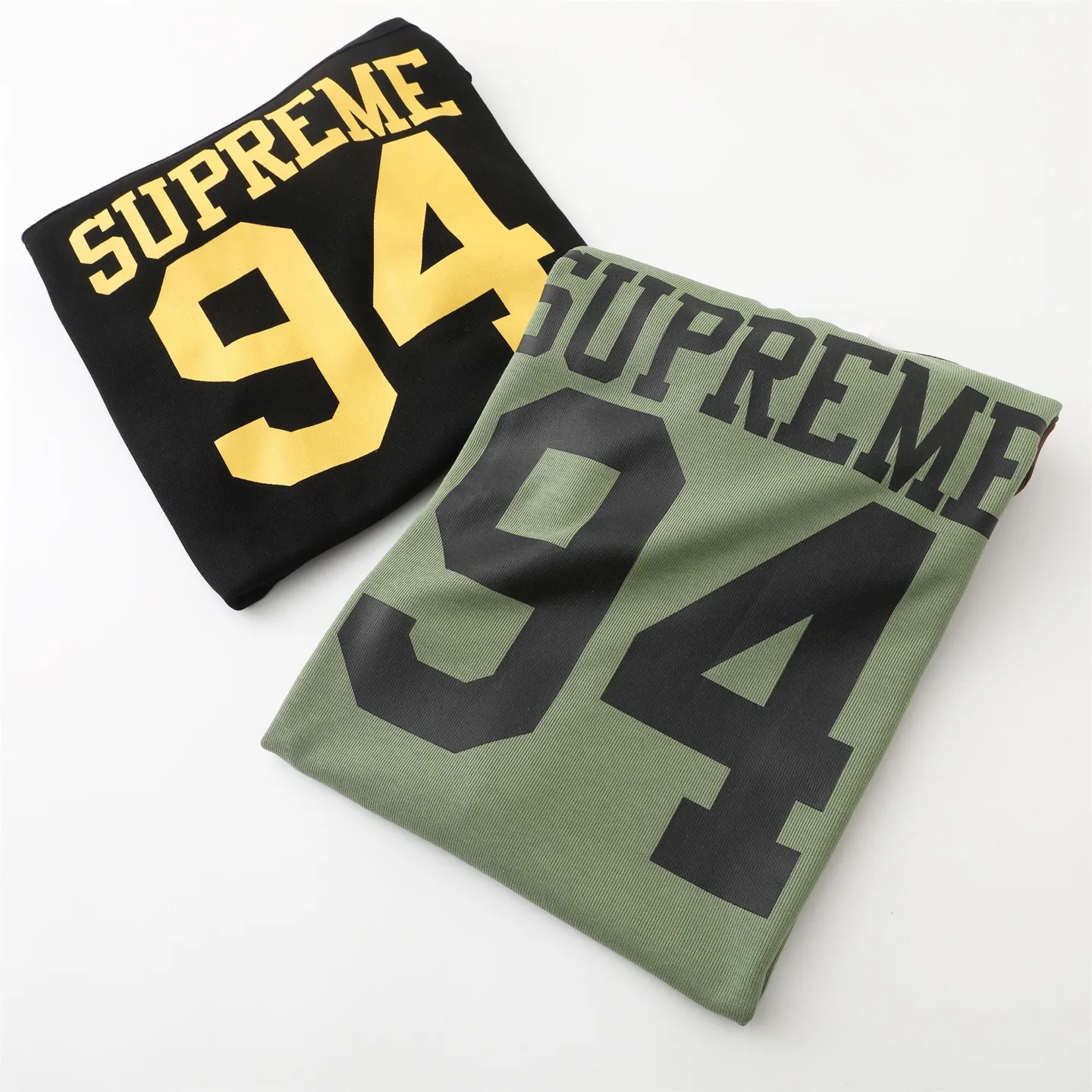 S626💰p220 Supreme SS25 WEEK8 Split S/S Football Top patchwork pattern ribbed round neck short-sleeved American trendy football jersey for men and women. Original purchase and development! The color matching thread is customized at 1:1, and the accessories and details are all in place!  Color: Black Green Size: S M L