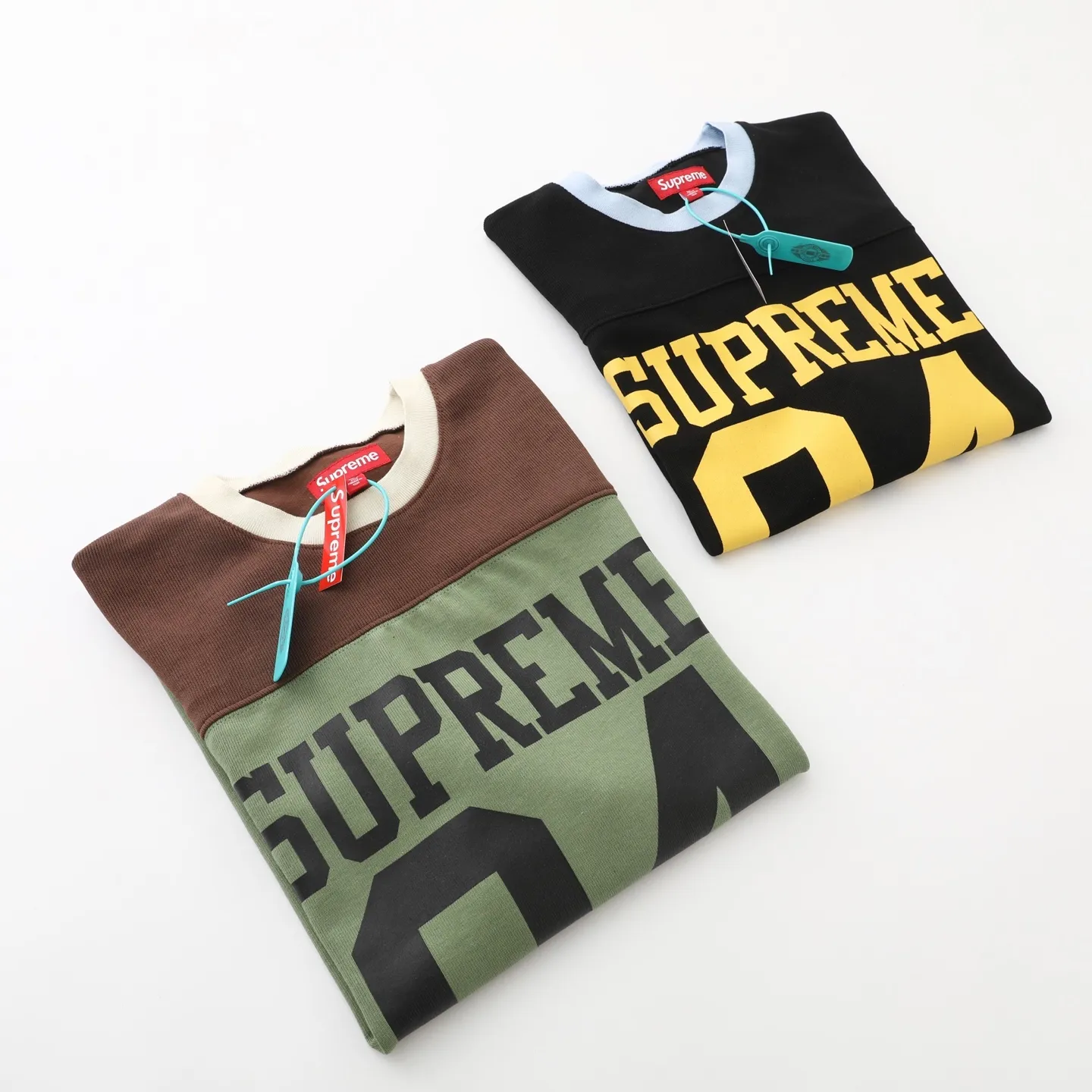 S626💰p220 Supreme SS25 WEEK8 Split S/S Football Top patchwork pattern ribbed round neck short-sleeved American trendy football jersey for men and women. Original purchase and development! The color matching thread is customized at 1:1, and the accessories and details are all in place!  Color: Black Green Size: S M L